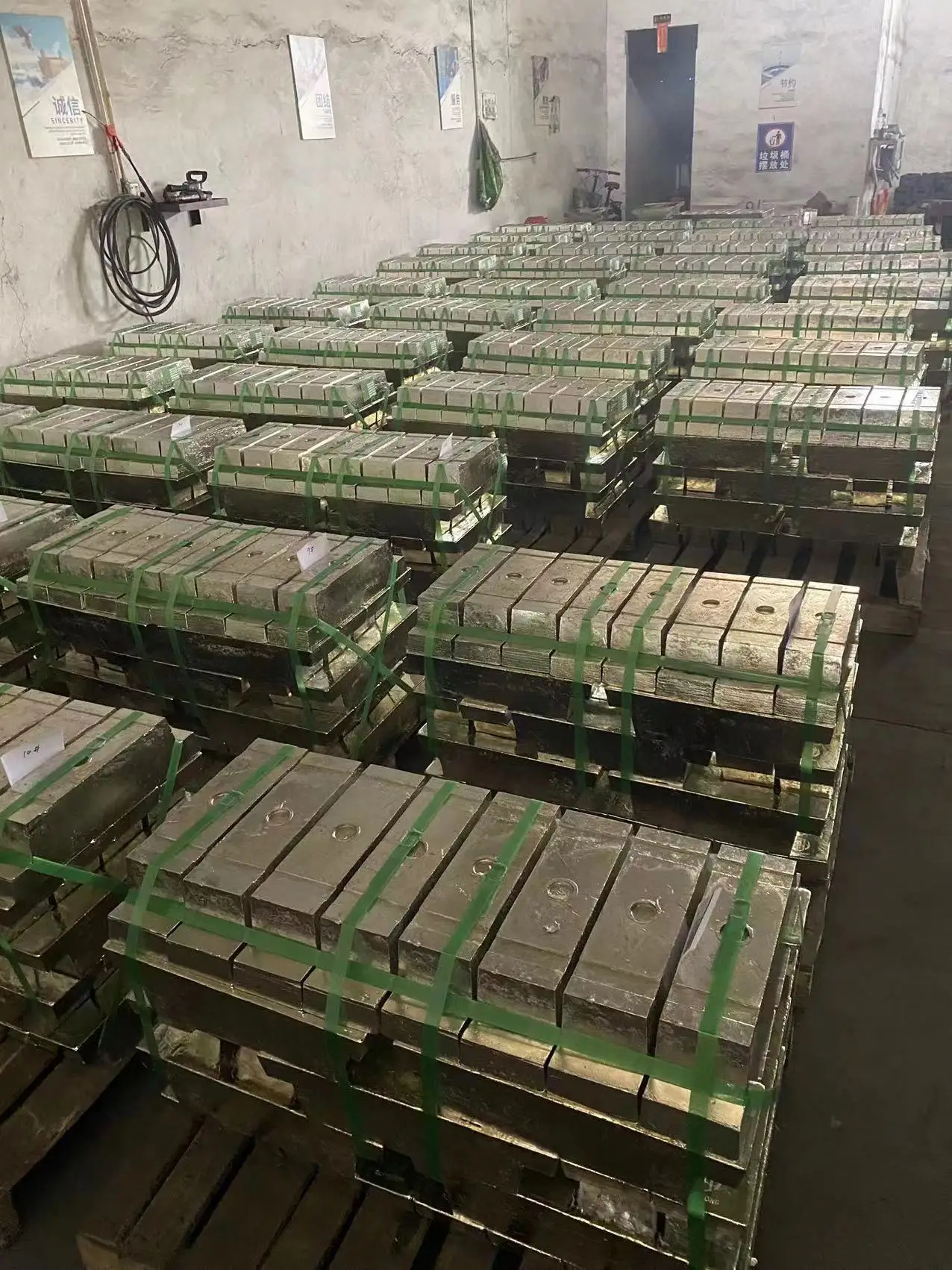 Pure Tin, Tin Metal Ingots Manufacturer, Primary Tin Ingot 99.99%, 99.95%