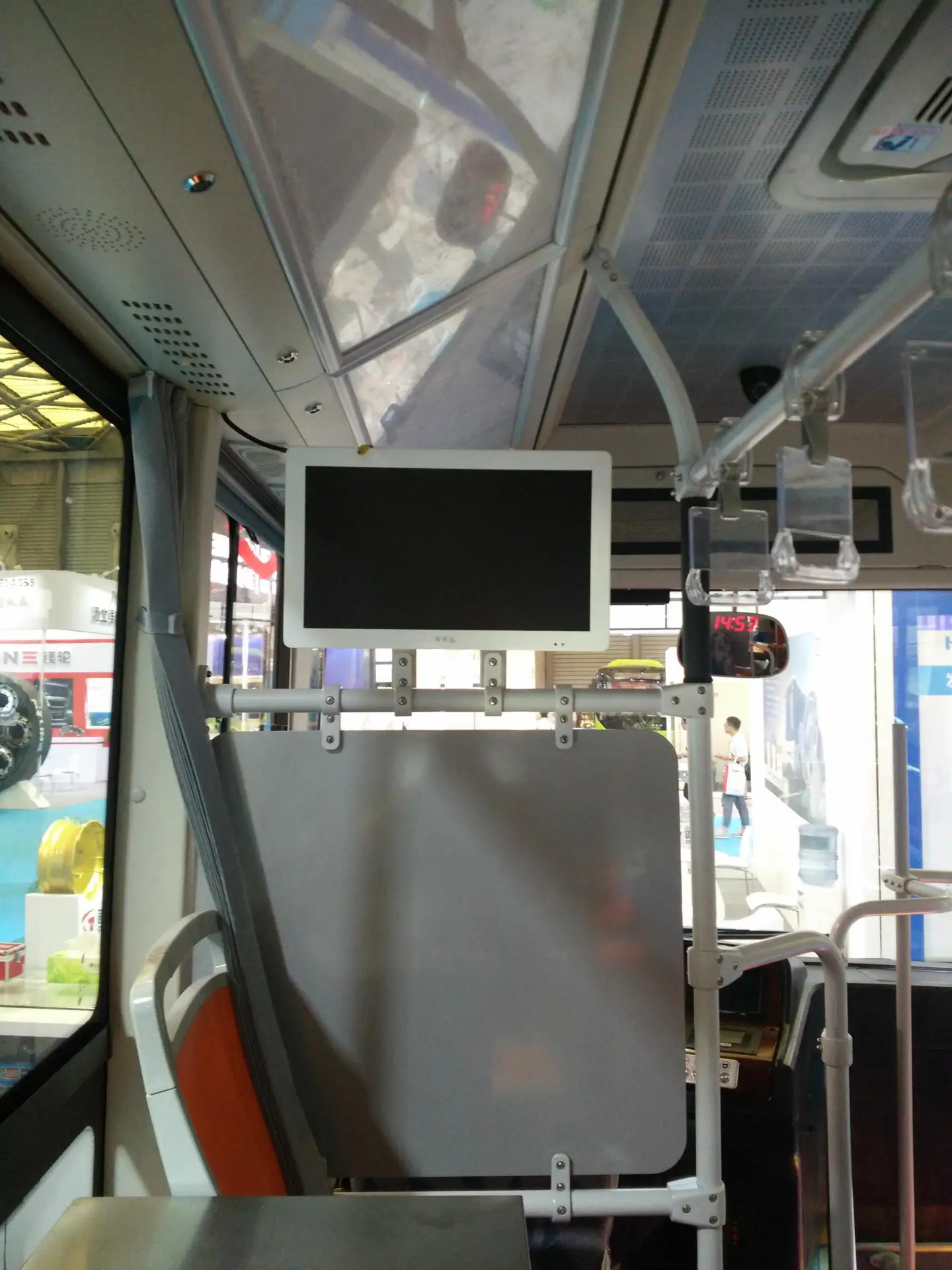 21.5 inch vehicle bus LCD monitor advertising video display with mounting bracket 12V-24V Rugged metal casing for taxi coach