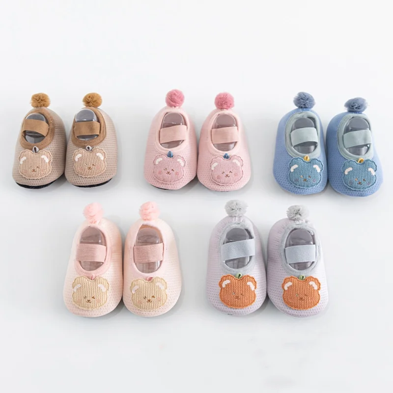 Хит продаж дышащая сетчатая ткань мягкие хлопковые детские носки с резиновой подошвой противоскользящие милым медведем