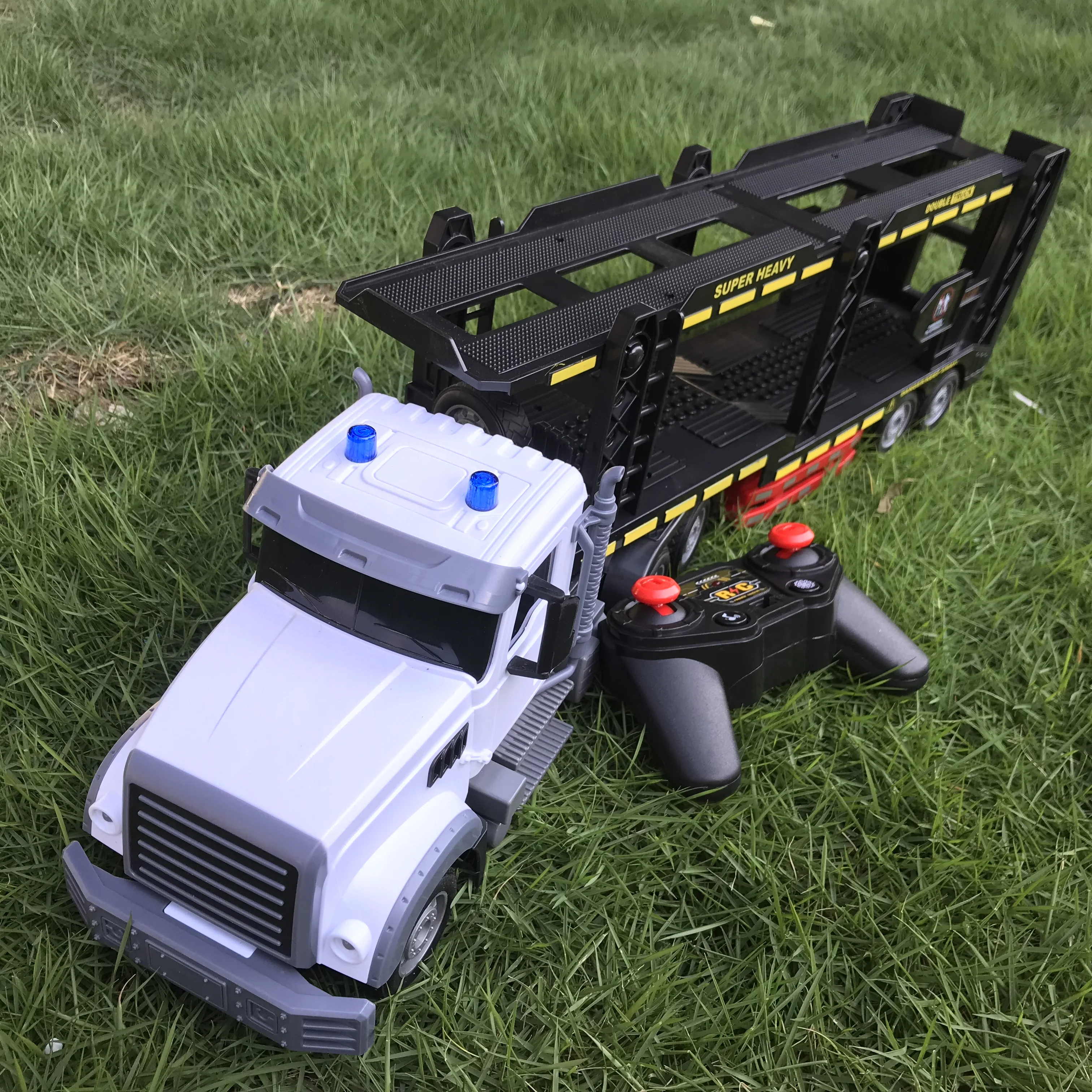 2.4G Toys Extra Large 1/24 R/C Detachable  truck action trucks flatbed truck toys Six-Wheel Lighting Music Trailer Transporter