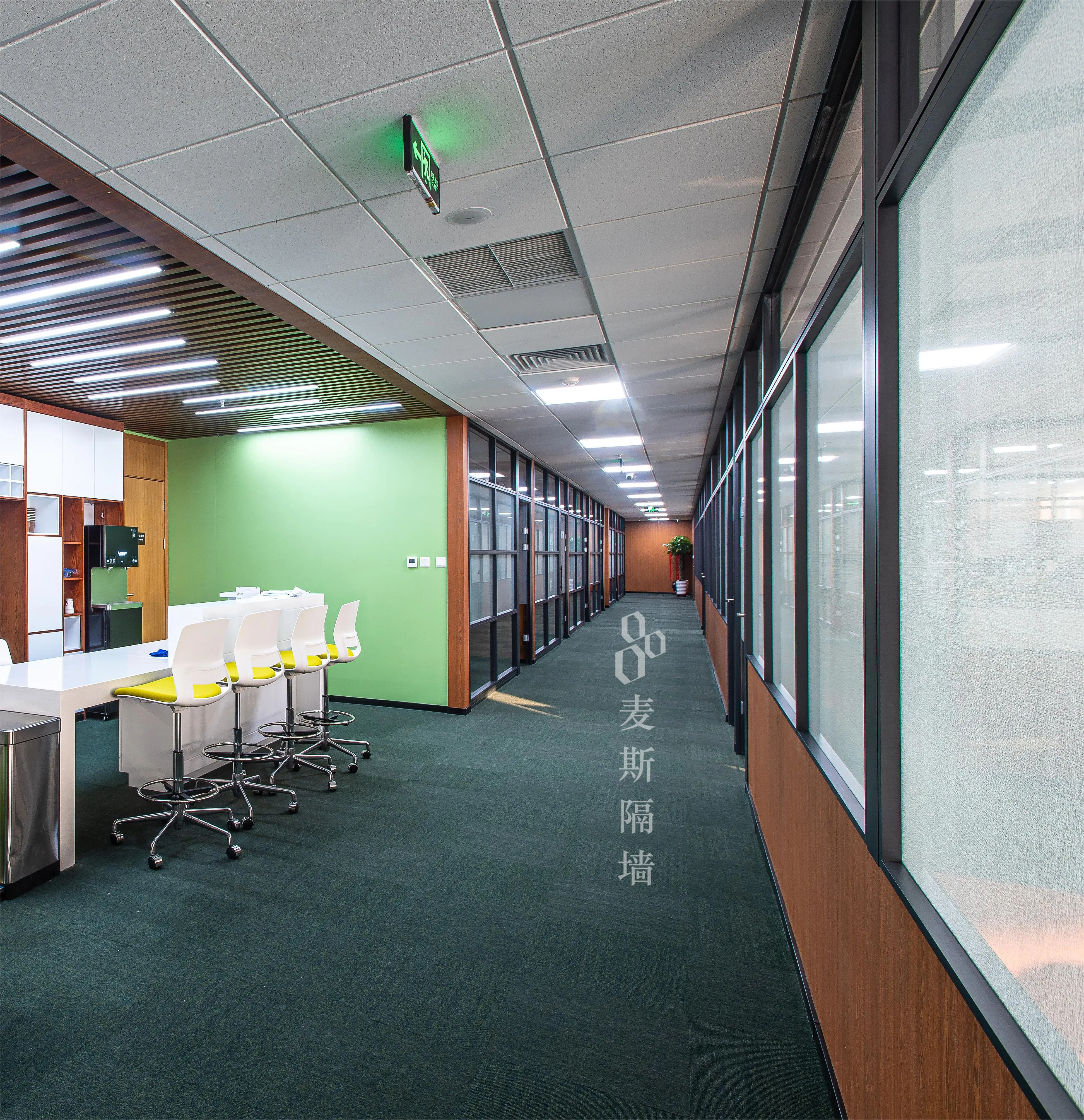 New product ideas 2024 Custom glass wooden style aluminum alloy office decoration interior Visible frame single glass wall