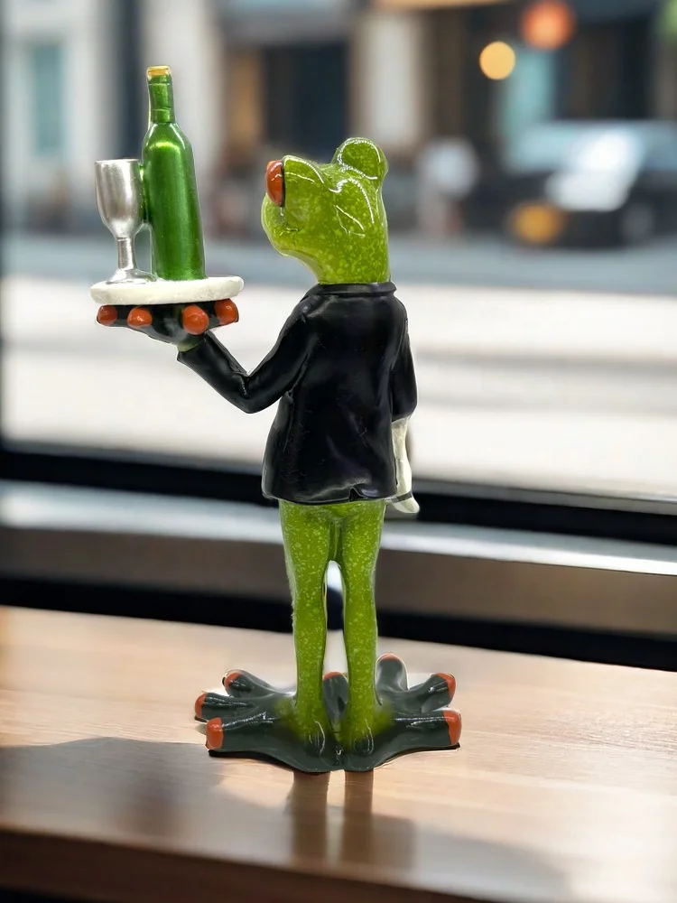 Resin Sculpture of a Frog Figurines Statue Handbag for Home Desk Bathroom Office Garden Decoration