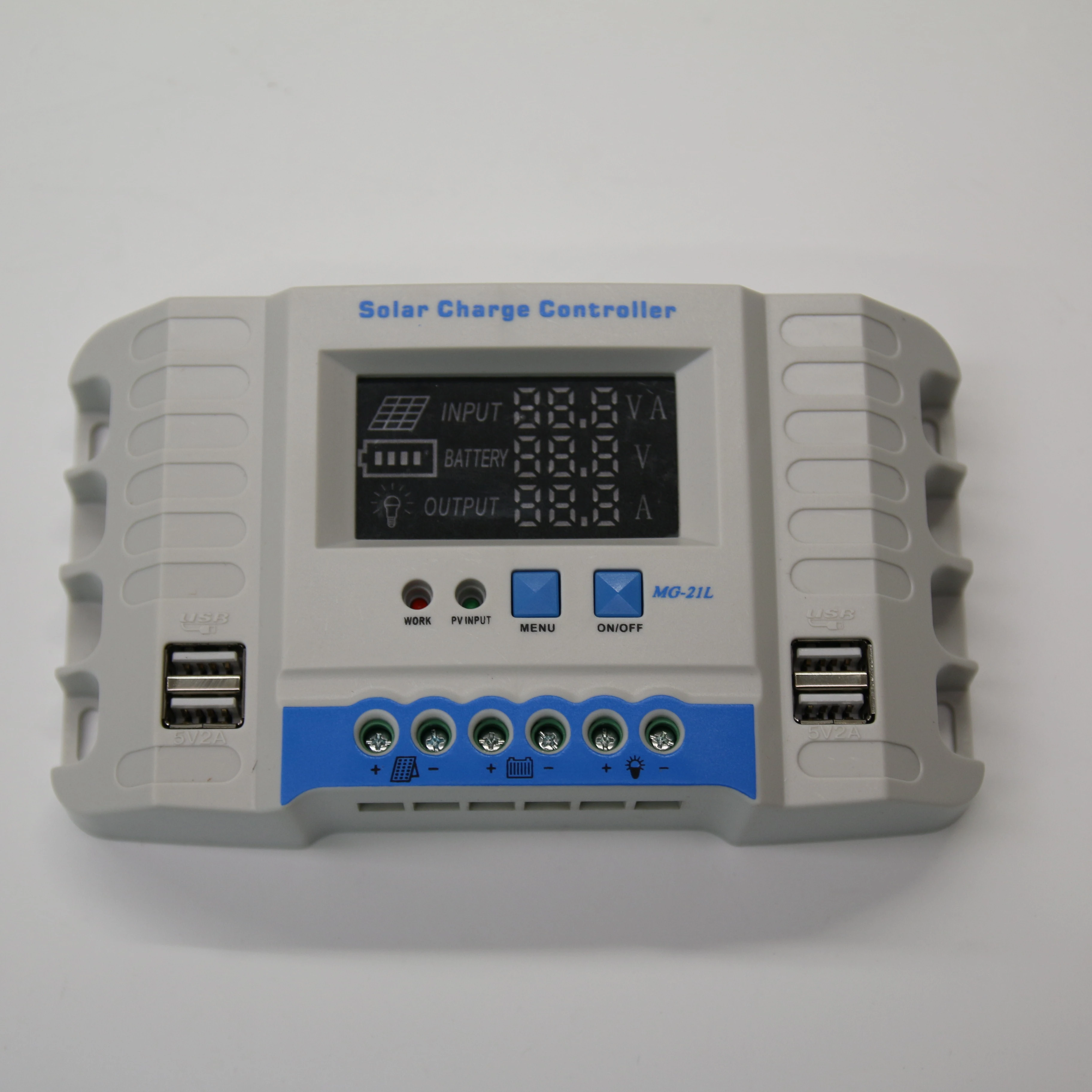 10A 12V 24V USB Output Auto. Distinguish Pwm Solar Charge Controller