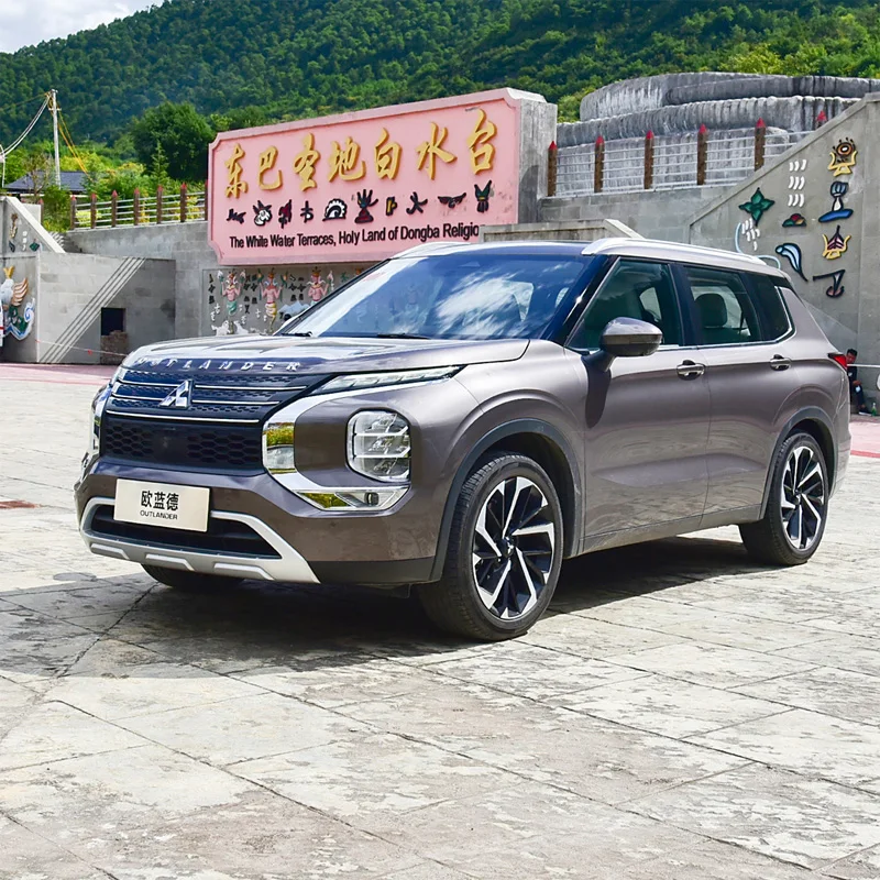 On sale 2023 Mitsubishi Outlander 1.5T CVT 4WD  Zunyao Edition 5-door 7-seater compact SUV gasoline car