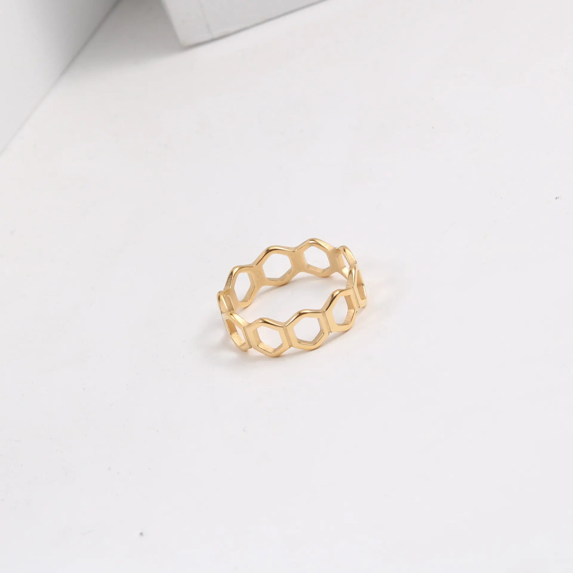 Non Tarnish & Waterproof Honeycomb Stainless Steel Ring for Women 18K Gold Plated Jewelry