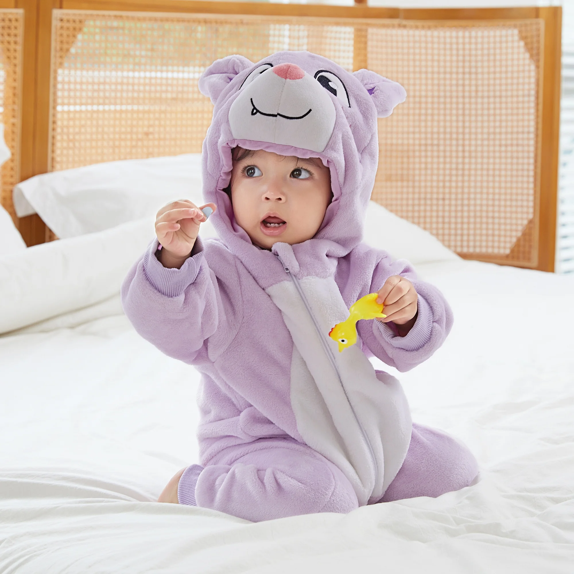 Michley Factory Purple Bat Hot-sale 100% Polyester Baby Pajama Cute Newborn Baby Jumpsuits Winter Baby Animal Romper
