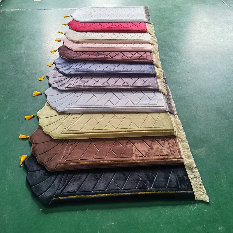 Travel Prayer mats with tassel Muslim Islamic Top selling Anti slip New design Sejadah Handmade Foldable Soft Prayer rugs