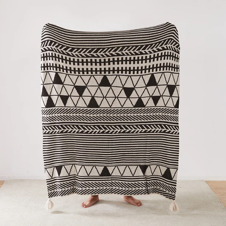 F-1377 outdoor bohemian geometric jacquard woven throw blanket custom logo moving blankets knit turkey blankets with tassel