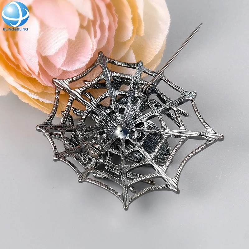 Fashion Gun Metal Crystal Rhinestone Spider Web Brooch Pin For Unisex Children Party Clothing Decoration Jewelry Delicate Gift