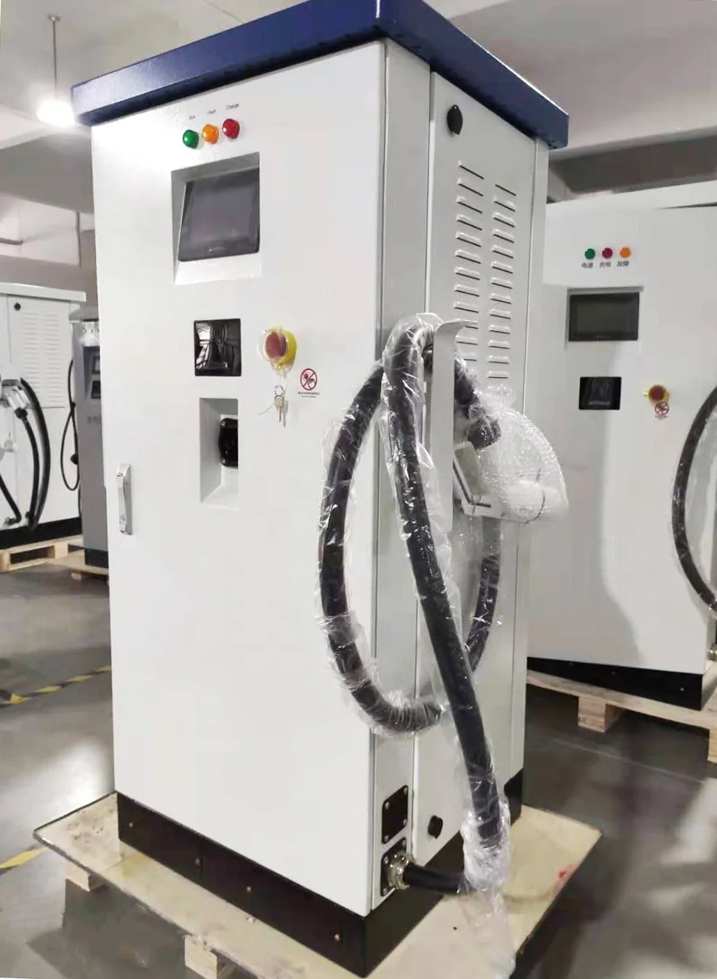 Bluesky Tuv Ce Certificated 90kw Dc Ev Charger Station Ccs 1 Or Ccs 2 Ocpp 1.6j Dc Ev Charger With Charging Gun