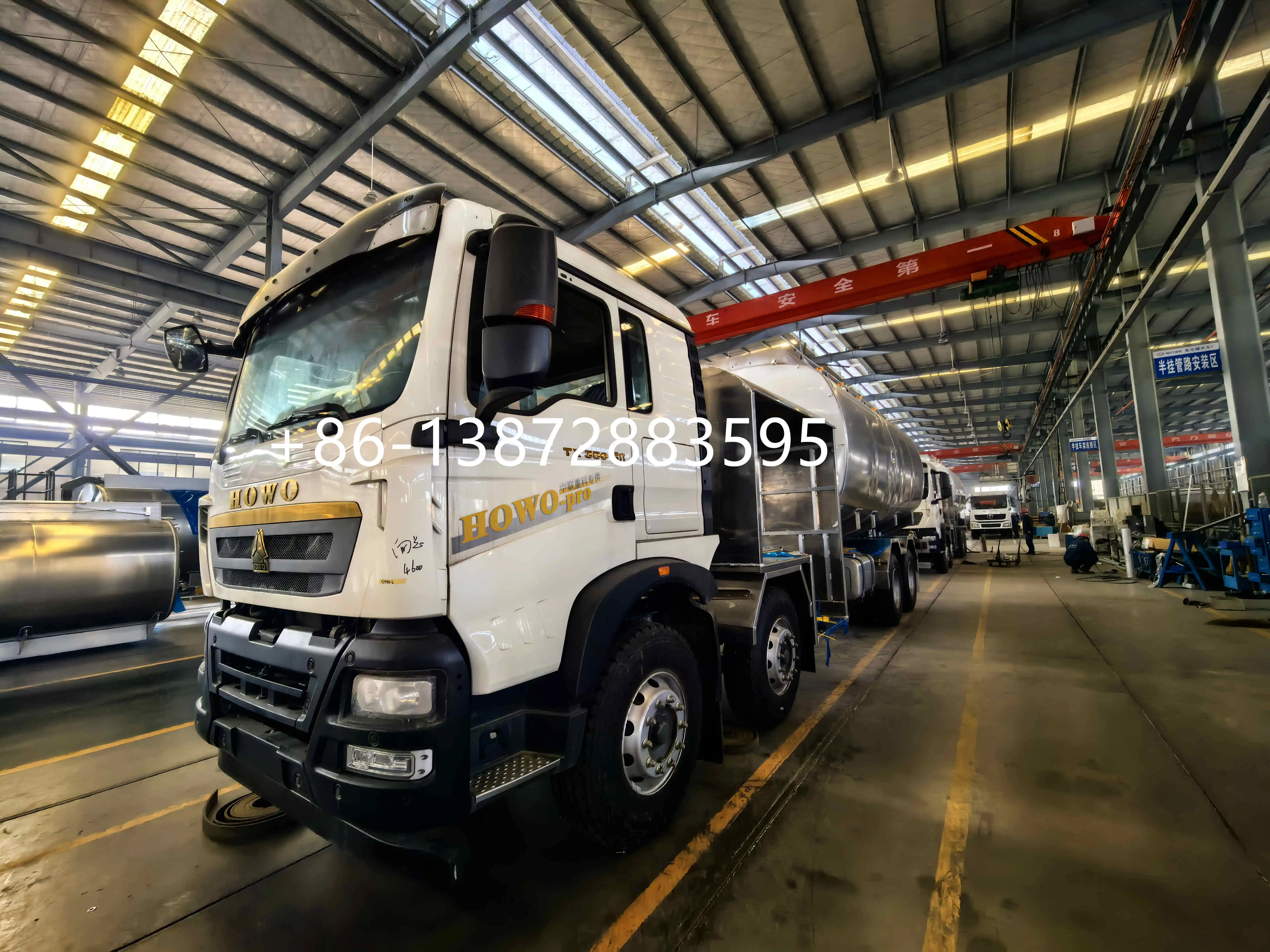 China Factory Low Prices HOWO 30000 Liters 8*4 Aircraft Jet Fuel Refueler Aviation Fuel Dispensing tank Truck for Sale