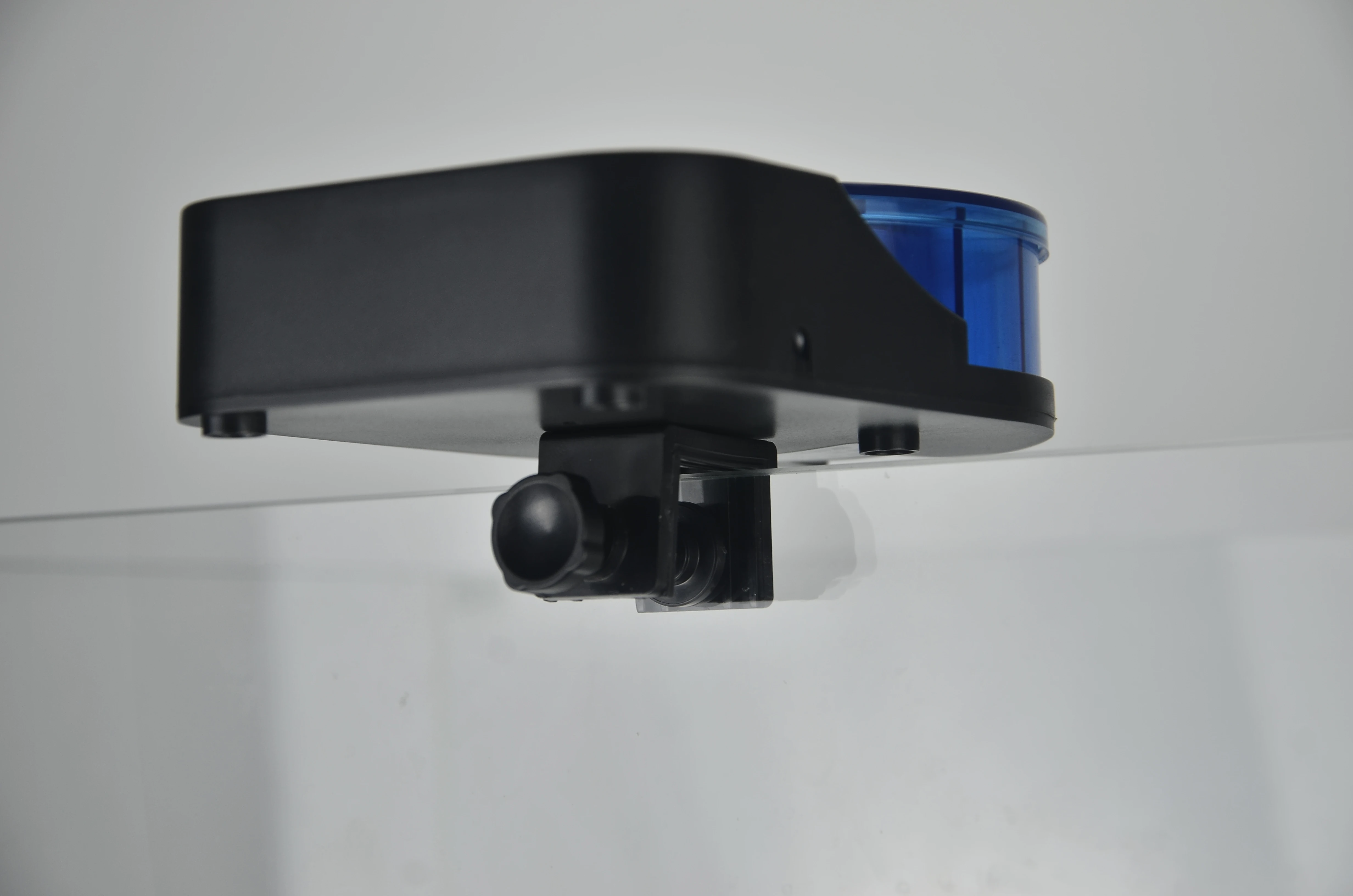 HOT SELLING automatic feeder battery rechargeable feeding multi-function feeder auto fish feeder