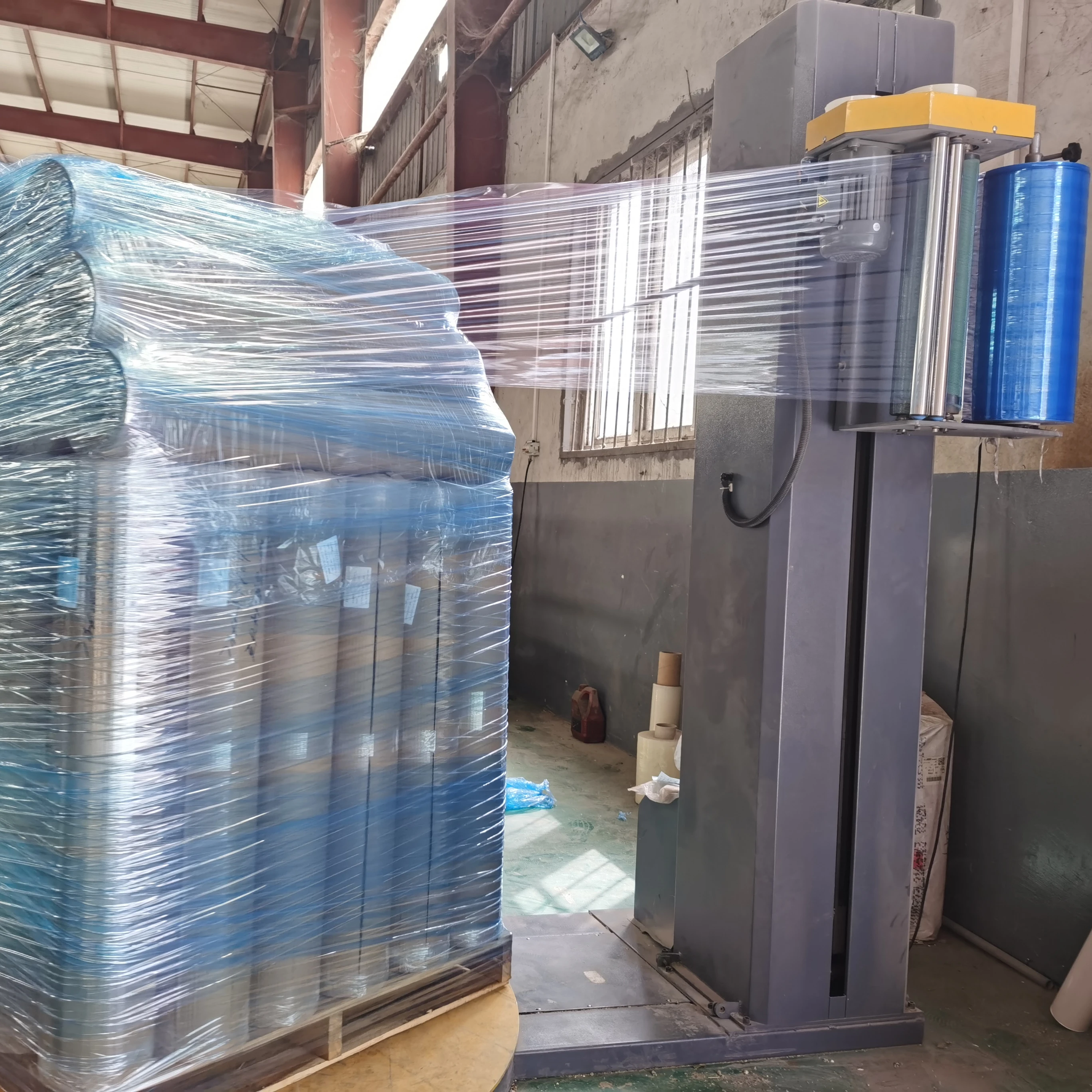 Fast delivery clear or black pallet wrapping 23 micron lldpe stretch film roll