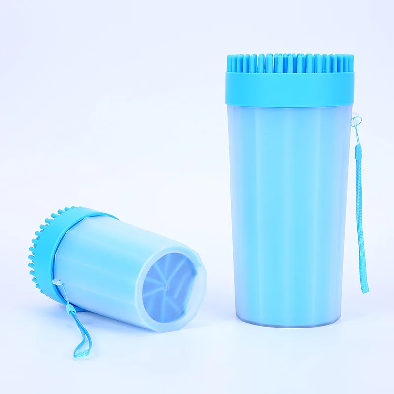 Portable dog paw cleaner with towel upgrade 2 in 1 pet paws cleaner grooming brush dog plunger feet washer Muddy paw cleaner