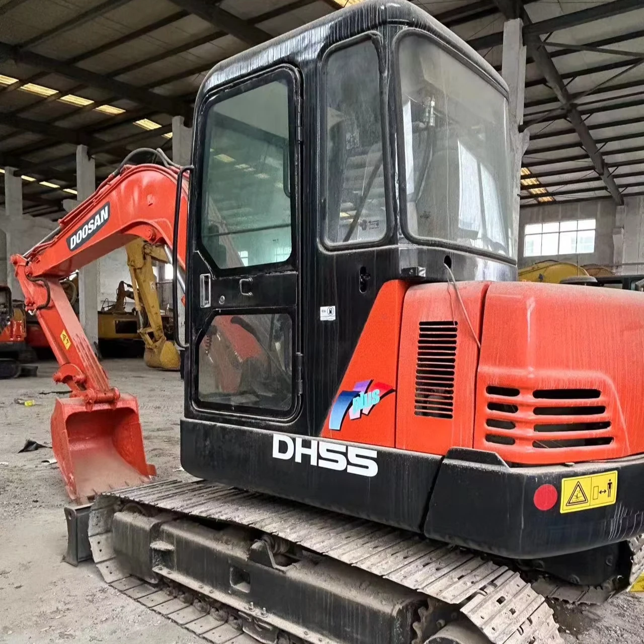 Дешевый лидер продаж экскаватор uesd в наличии хорошее качество Uesd Doosan DH55 низкочасовой