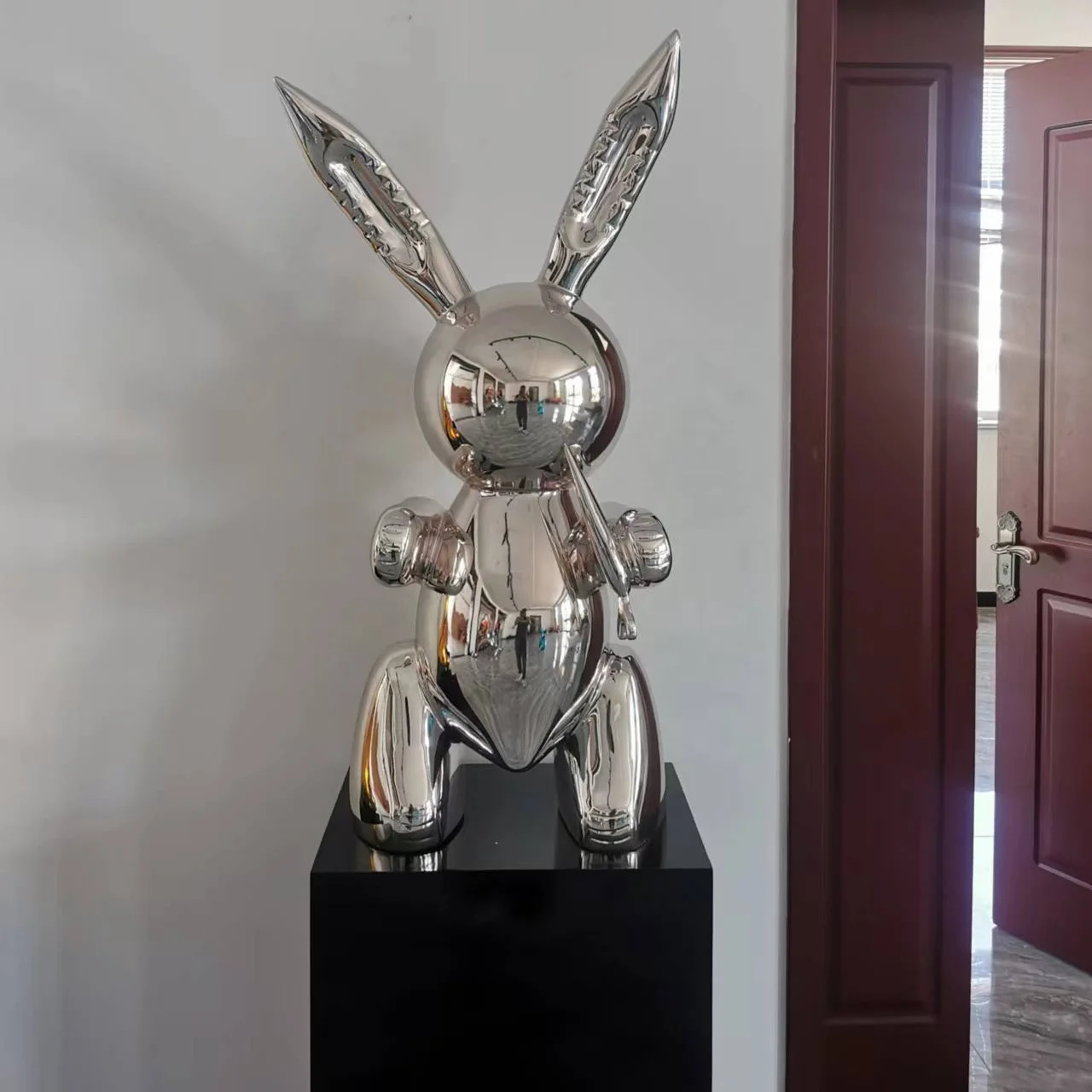 Известная Современная художественная скульптура из нержавеющей стали 304 кролика для украшения дома