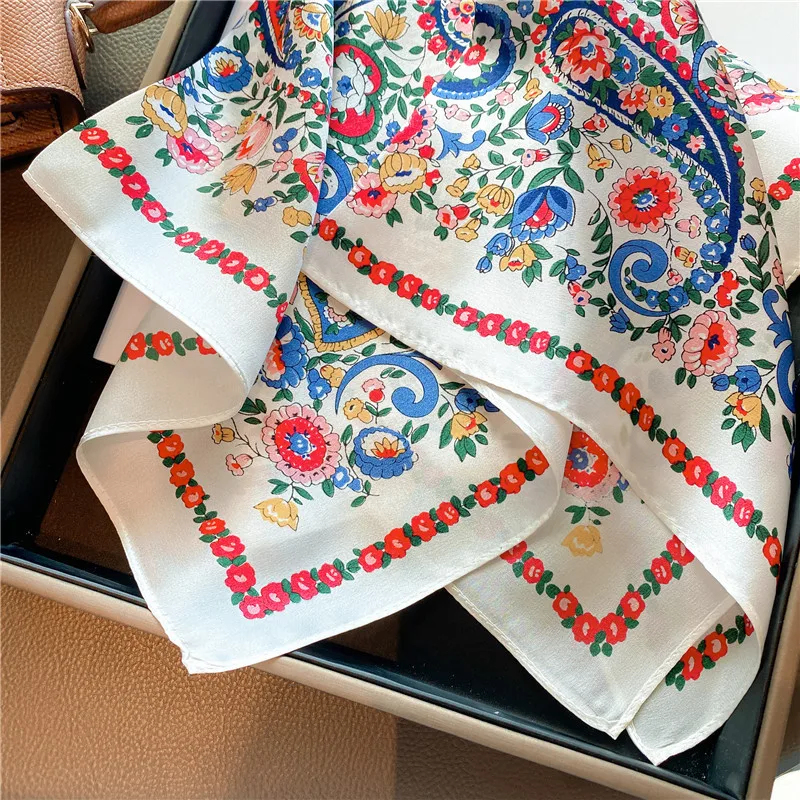 Wholesale stylish ladies fashion 53*53cm hook flower print hair silk scarf bandanas 100% pure silk square neck tie scarf women
