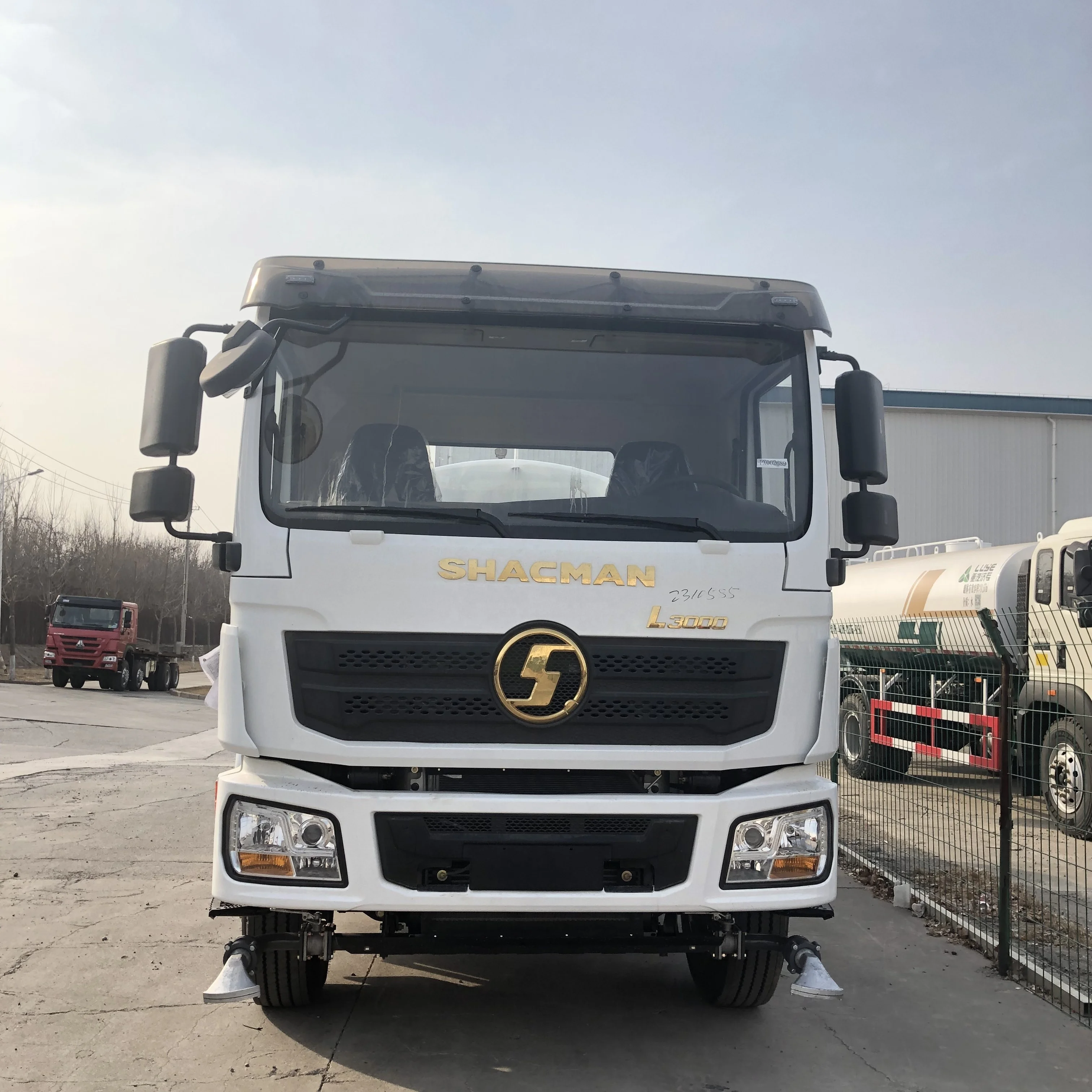 Shacman F3000 4x2 Carbon Steel Oil Tanker 10000 Little 4x2 light Fuel Tank Truck for sale