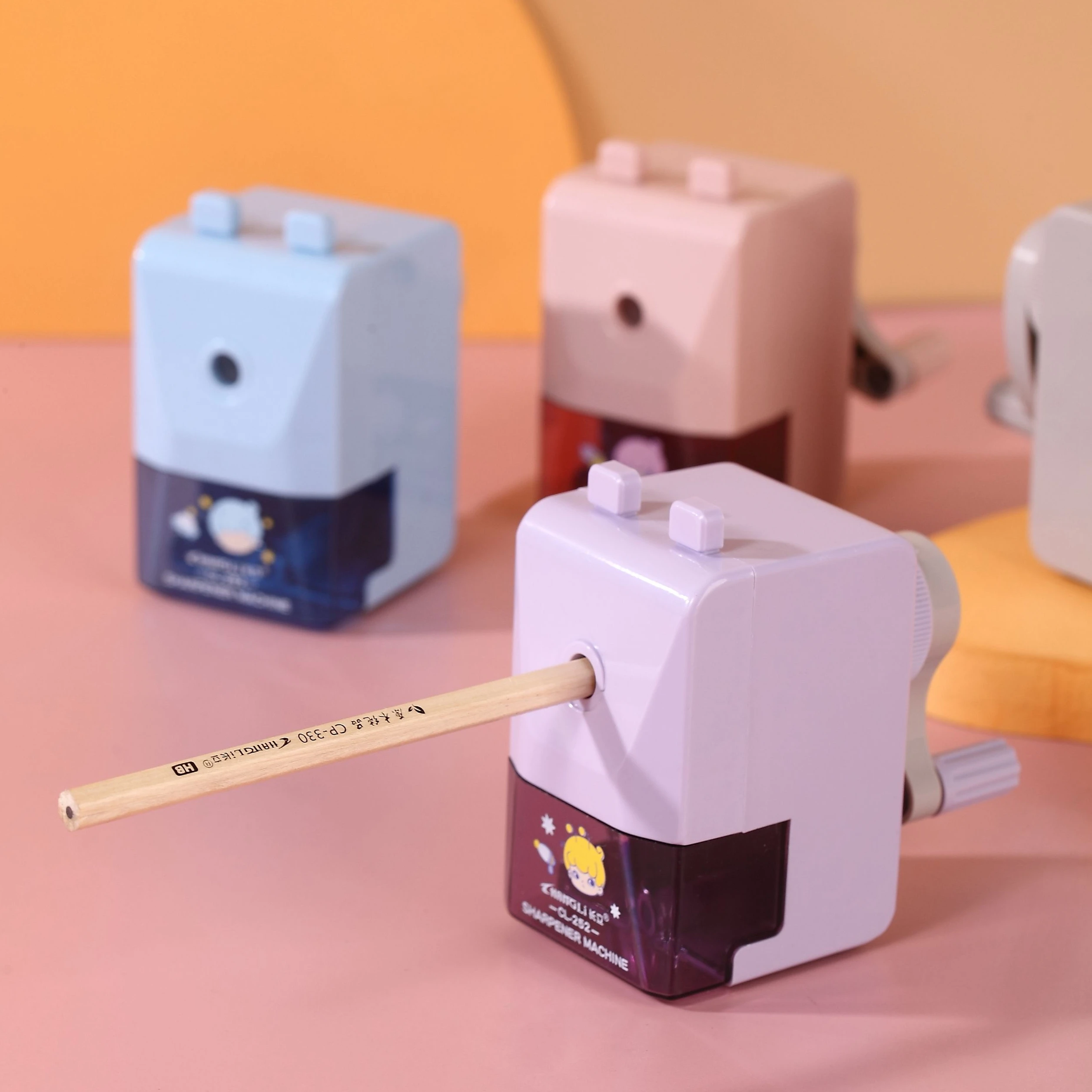 New customized  sharpener for pencil school office stationery   colored  manual plastic mechanical pencil sharpener