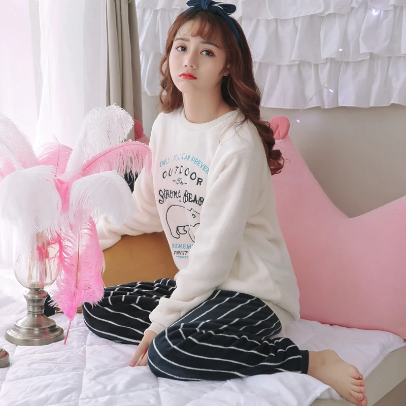 New product winter 2 pieces set best selling Lovely cartoon soft flannel fleece pajamas women Thermal