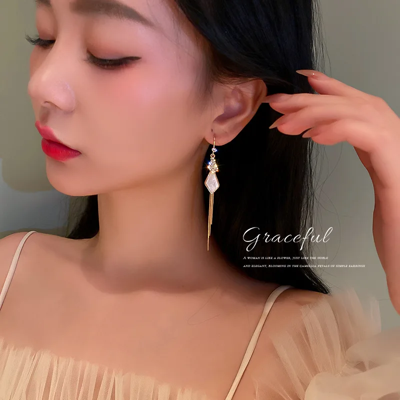 Fashion Exaggerated Long Tassel Personality Diamond Hook Earrings Geometric Design Women Ornaments