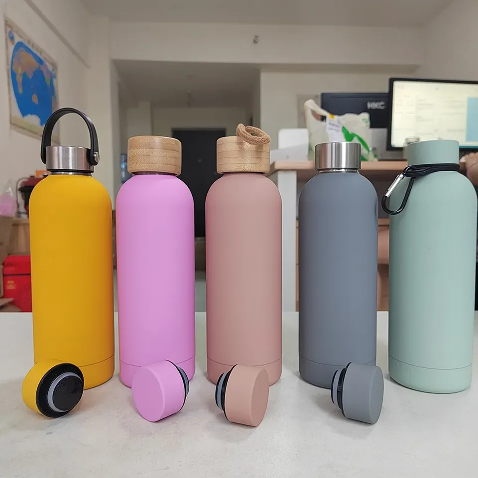 2023 Custom New 350ml 500ml 750ml 1000ml Double Wall Insulated Stainless Steel Rubber Paint Metal Thermal Water Bottle Hot Cold