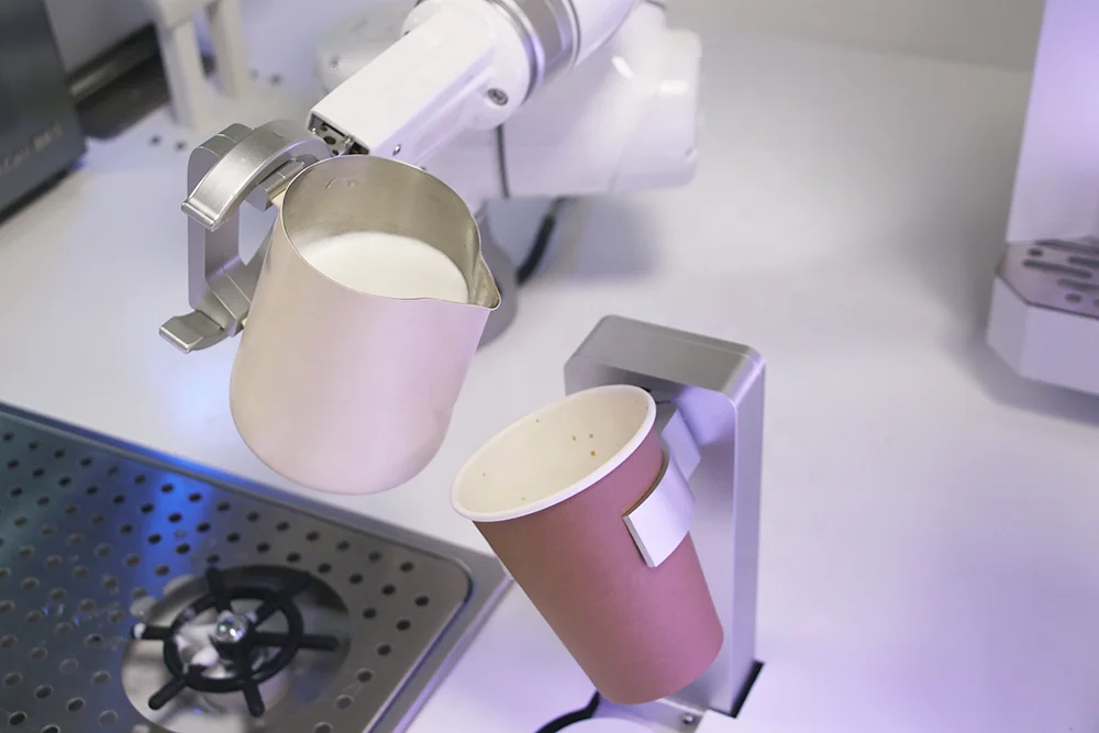 Business Coffee Robot Vending Machine Can Make 3-5types Latte Art