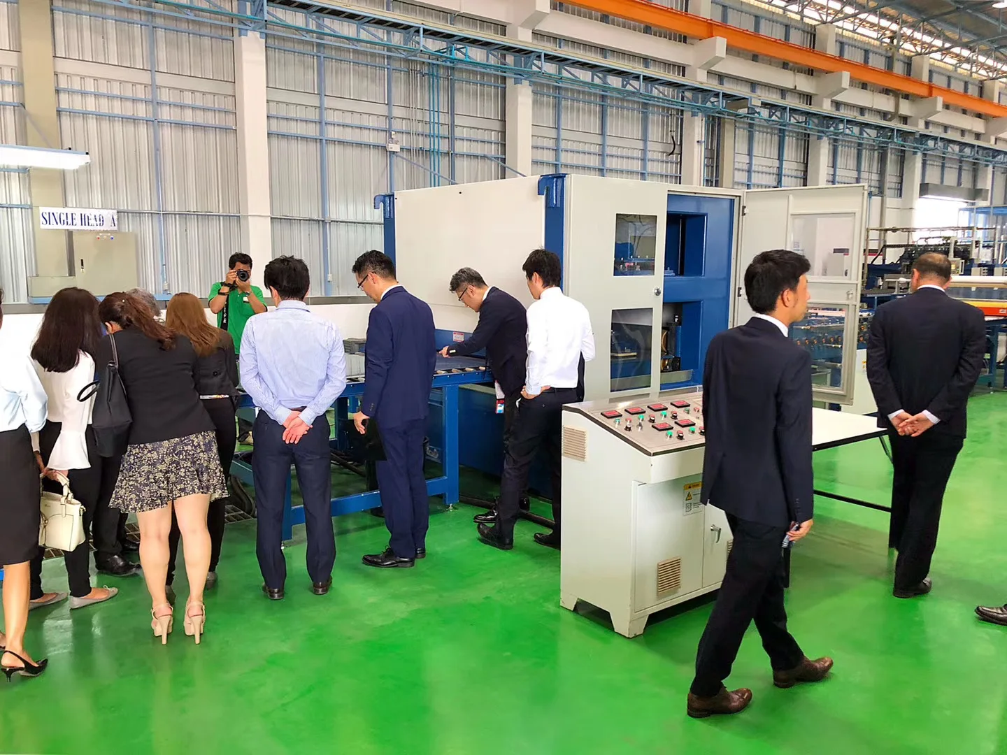 
Vibration Surface Polishing Machine for Metal Aluminum Titanium Alloy Stainless Steel Sheet & Coil 