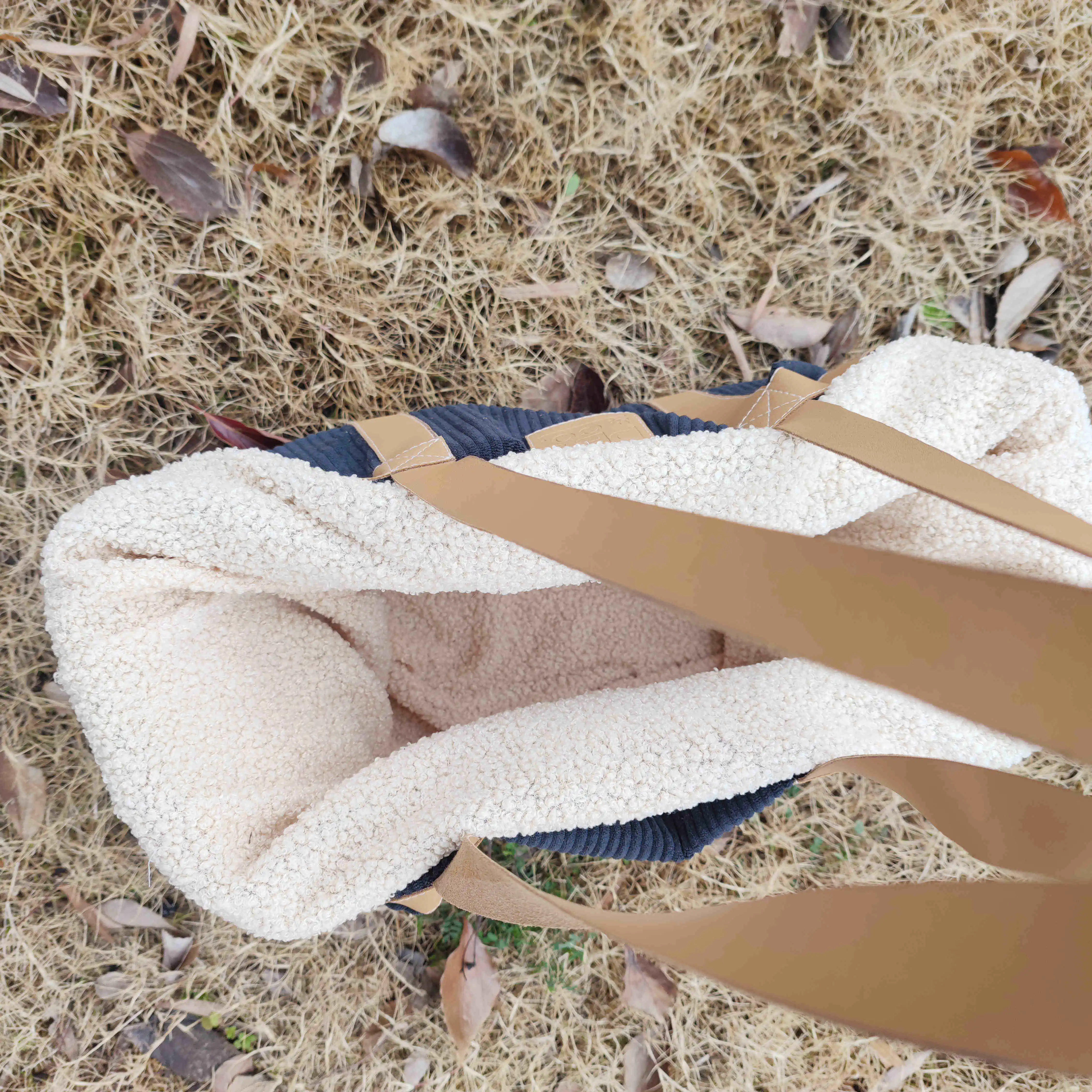 Pet travel tote bag carrier bag removable lining with leather handle strap for small dogs and cats