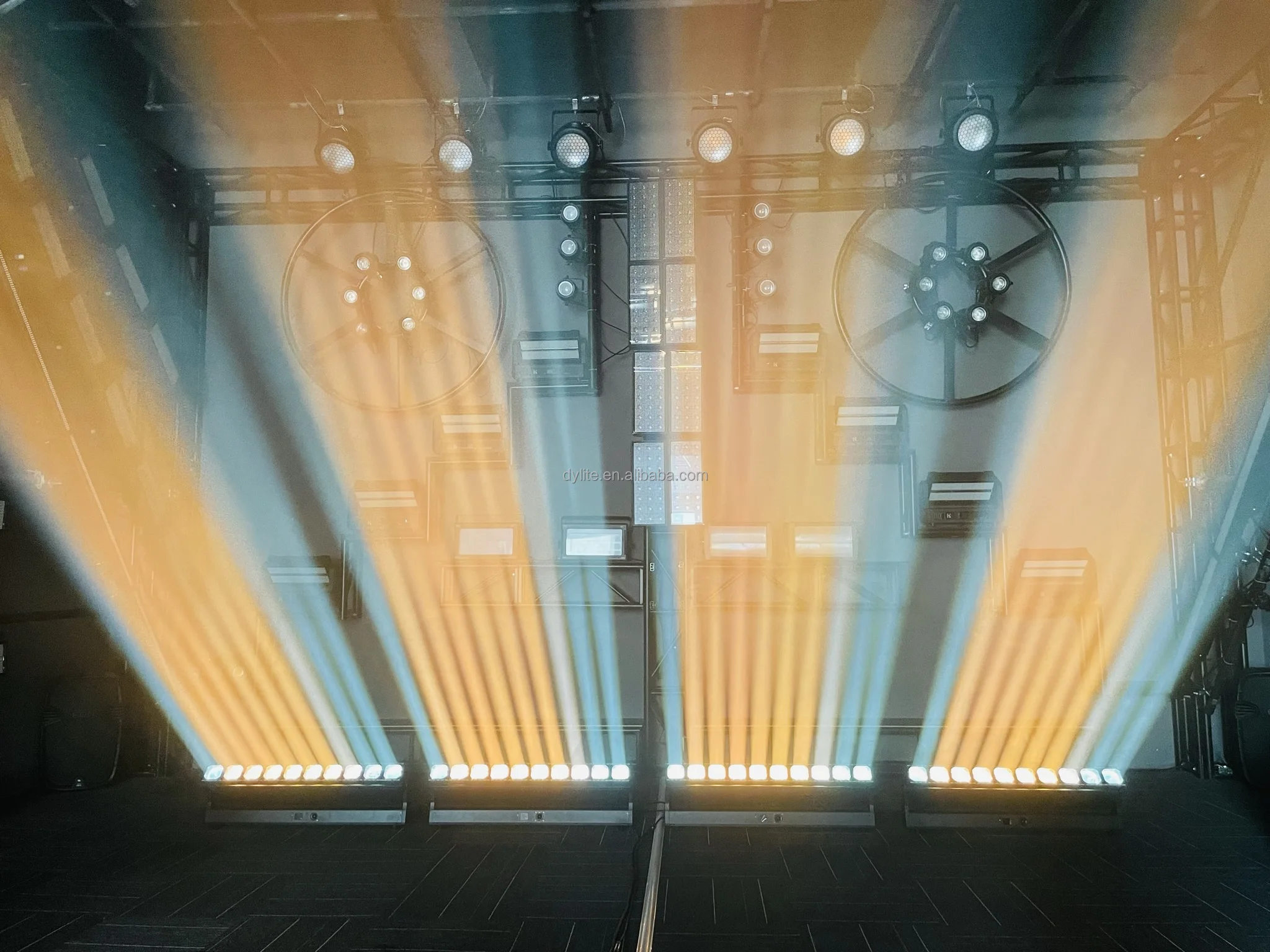 Led Bar Pixel Light RGB Stage Wash Zoom Light Bar 10x60w Zoom Wash with LED Strips Light For Performance Bar Night Club