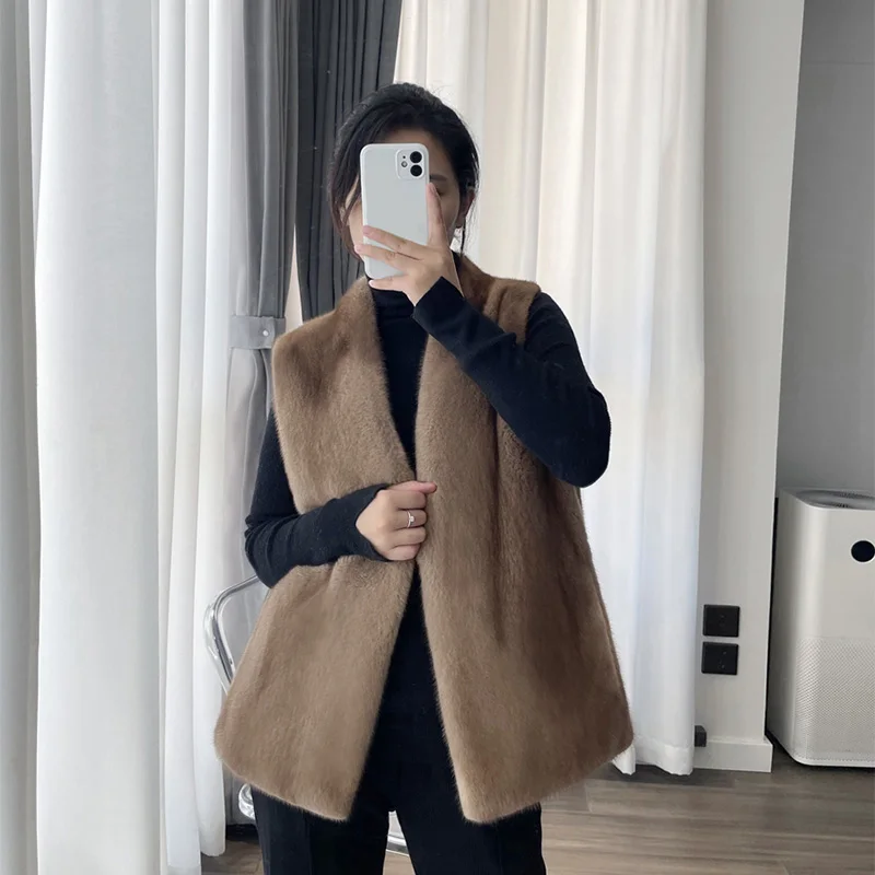 hot sale women winter comfortable stylish flattering boat neck collar hooked real mink fur vest