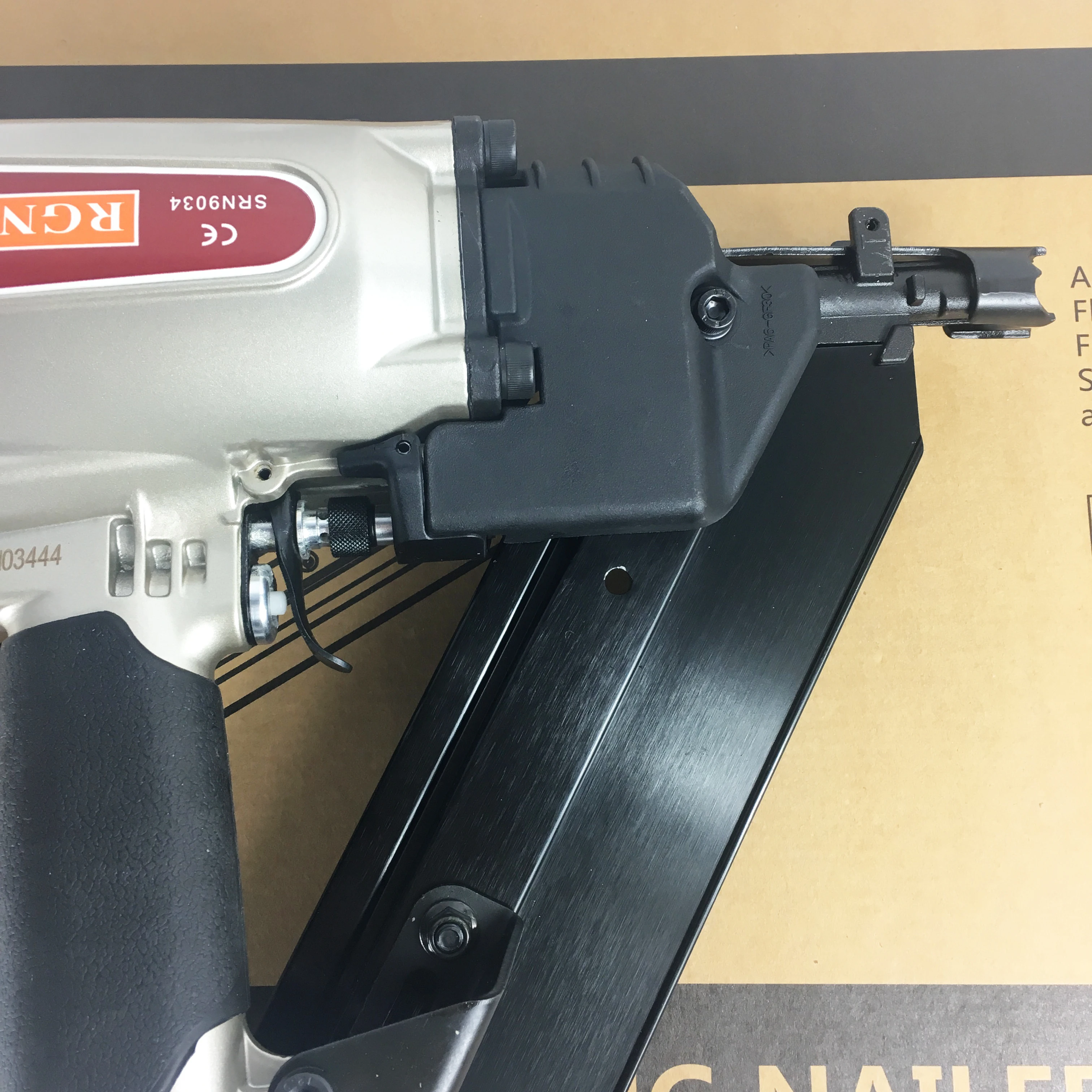 RGN 34 Degree Paper Collated Clipped Head Pneumatic Framing Nailer SRN9034
