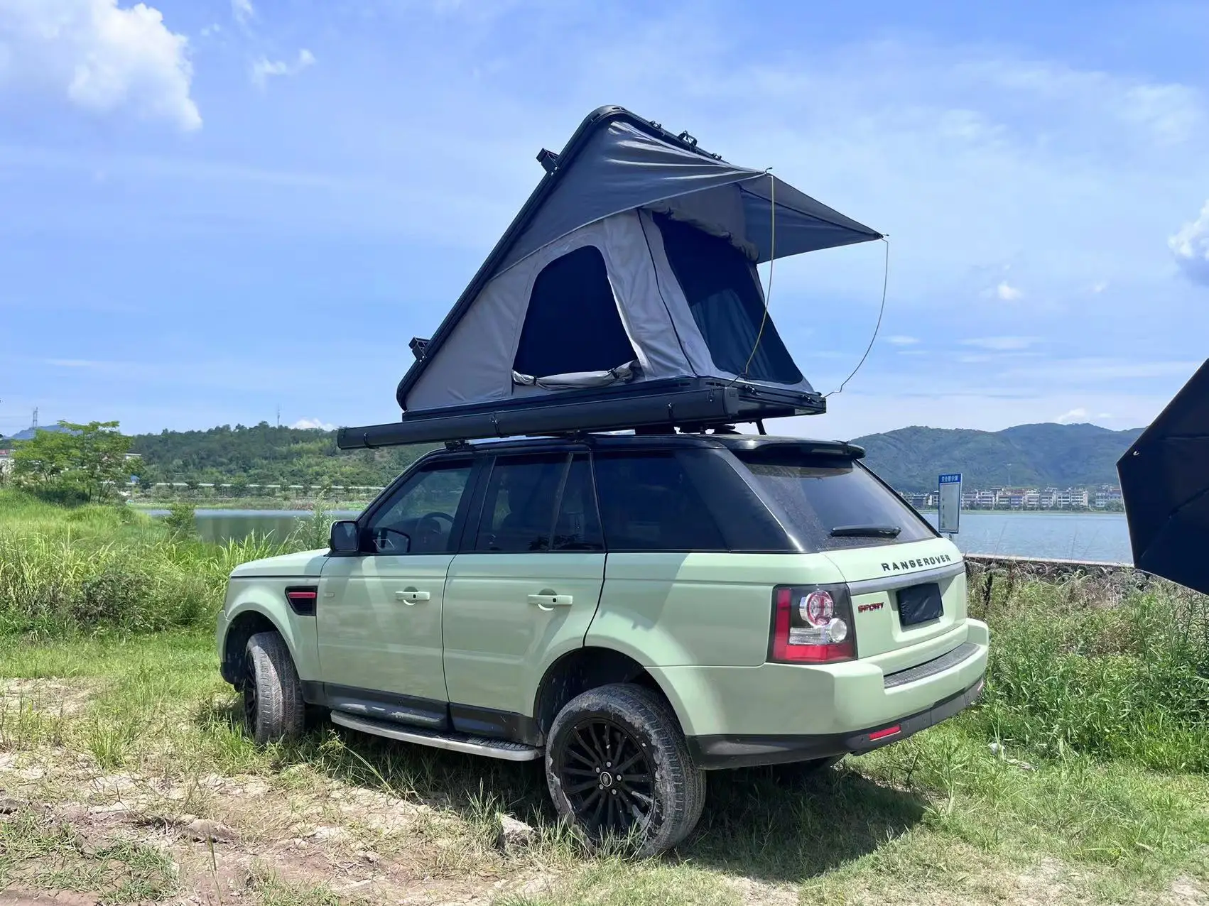 One Stop Service 2-3 Person  tent car camping Hard aluminum tent for family camping