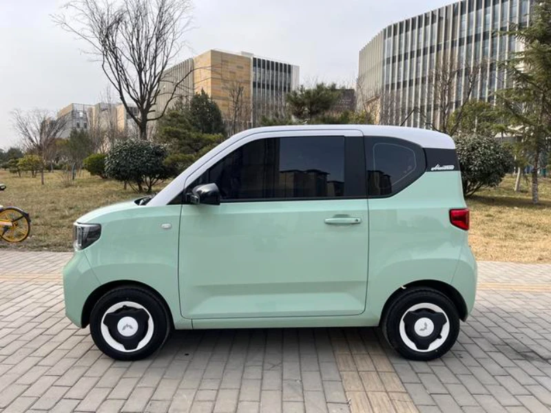 Используемый электрический автомобиль Wuling Hongguang Mini EV Macaron с 4 сиденьями и дальностью действия 170 км подержанные автомобили Недорогой Китайский электромобиль