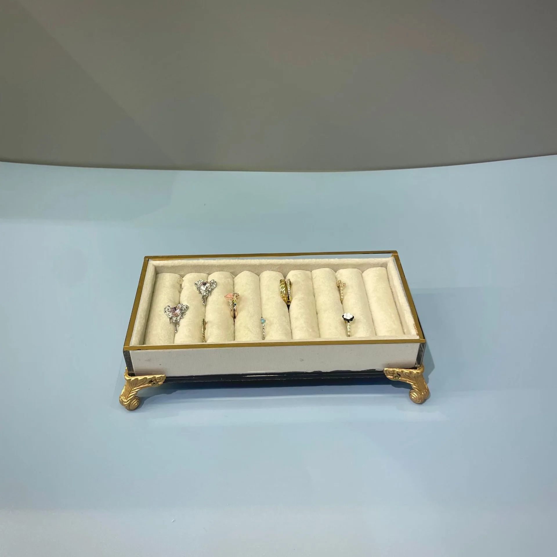 White Metal Velvet Jewelry Display Stand Wholesale Stand Necklace Jewelry Display Stand Show Case Jewellery Showcase
