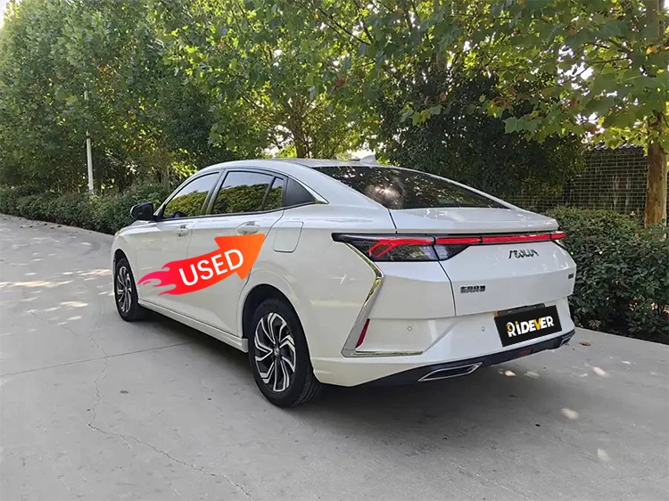 Low price sale Dongfeng Yixuan gas second hand car 2021 high speed 4 wheel cheap used gasoline car in dubai