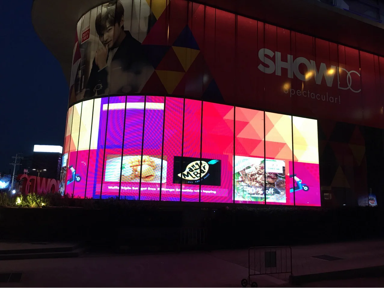P2.6 P2.9 P3.91 Church Public Indoor Rental LED Video Wall Screen P4.81 P5.9 Portable Rental Stage Backdrops LED Panel Display