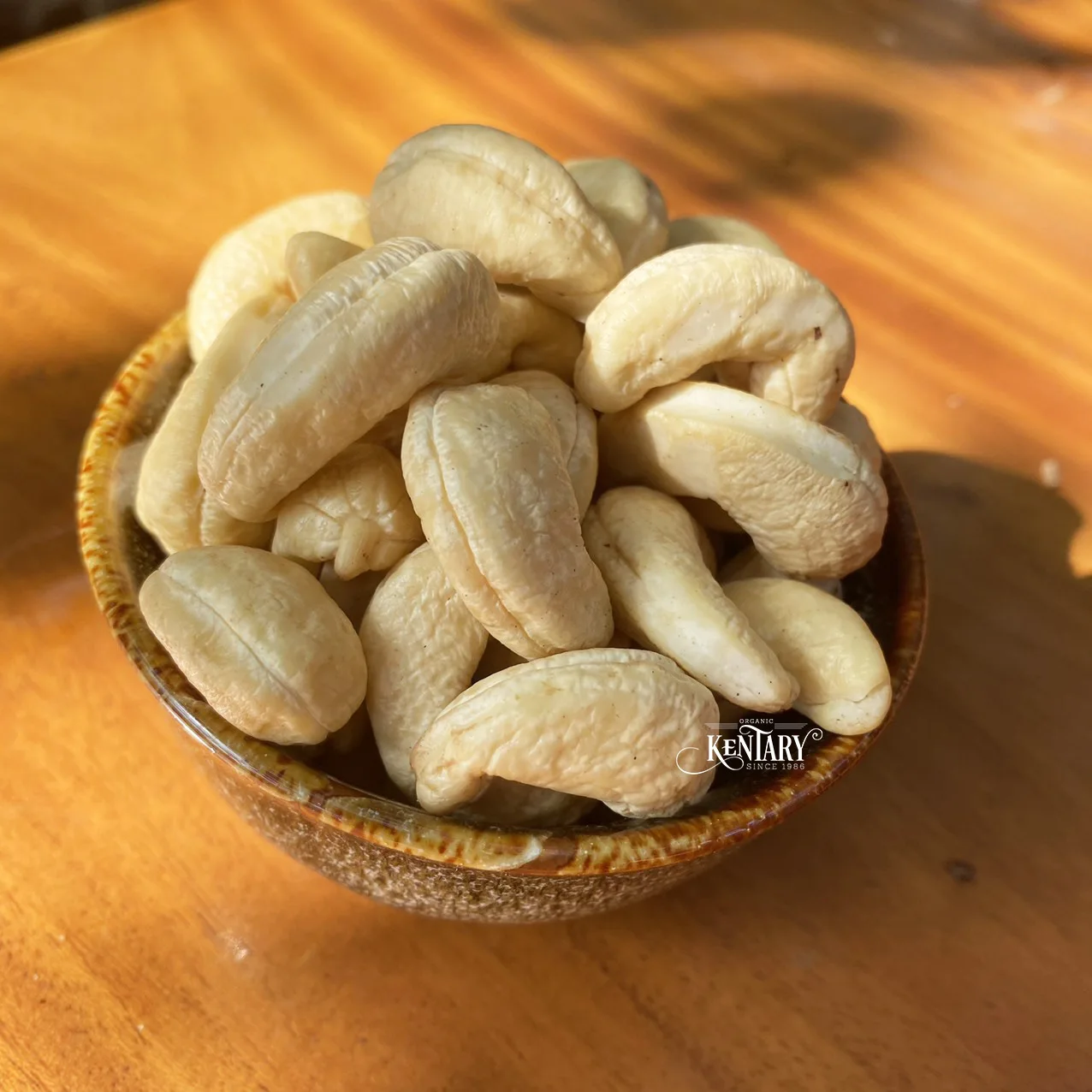 Bulk Vietnam Raw Whole Cashew Nuts W320 Best Quality Best Price Factory in Vietnam 100% Natural For Wholesale
