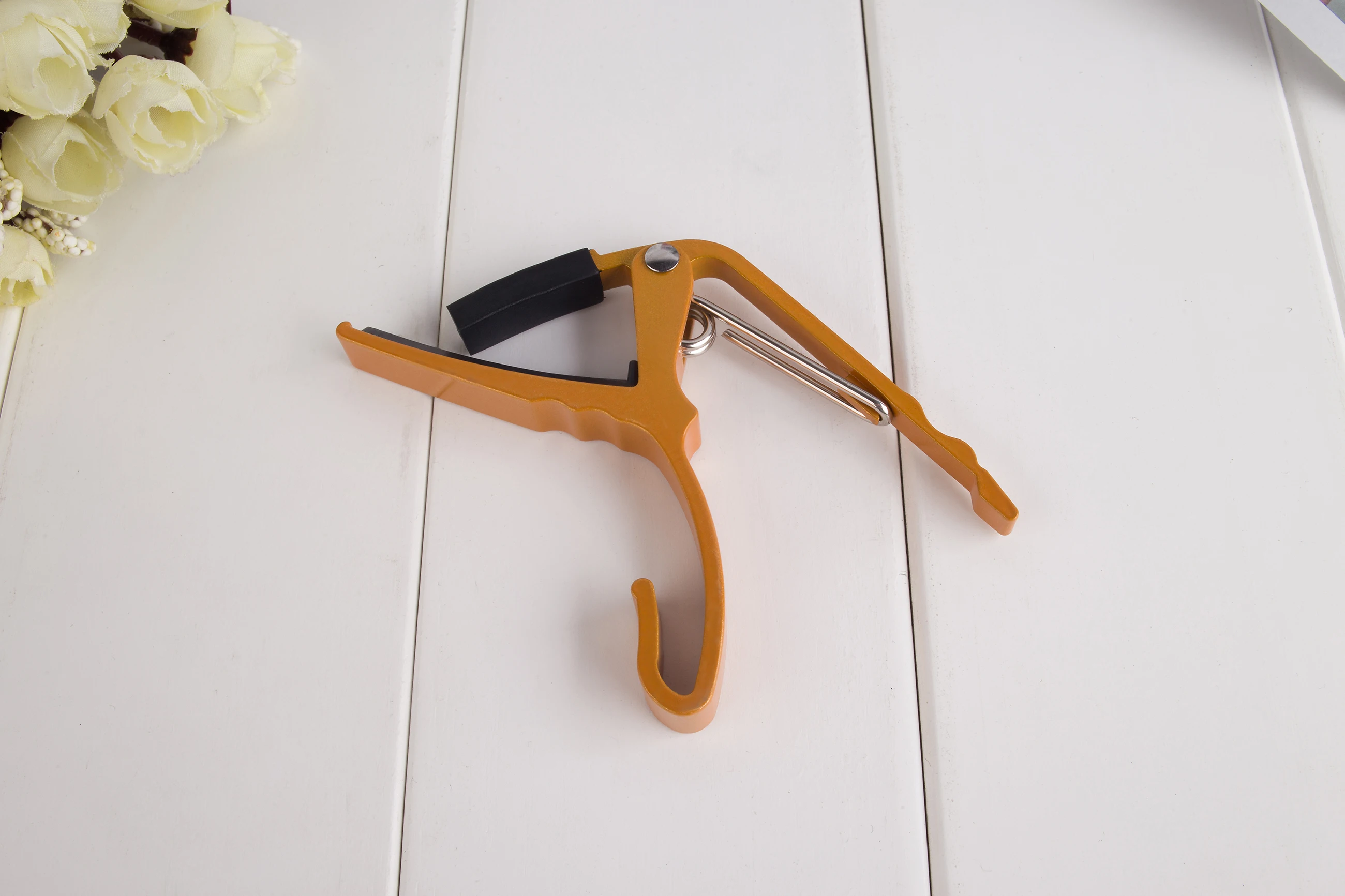 OEM Available Cheap Guitar Accessories Capo Colored acoustic guitars Capo Factory direct guitar accessories