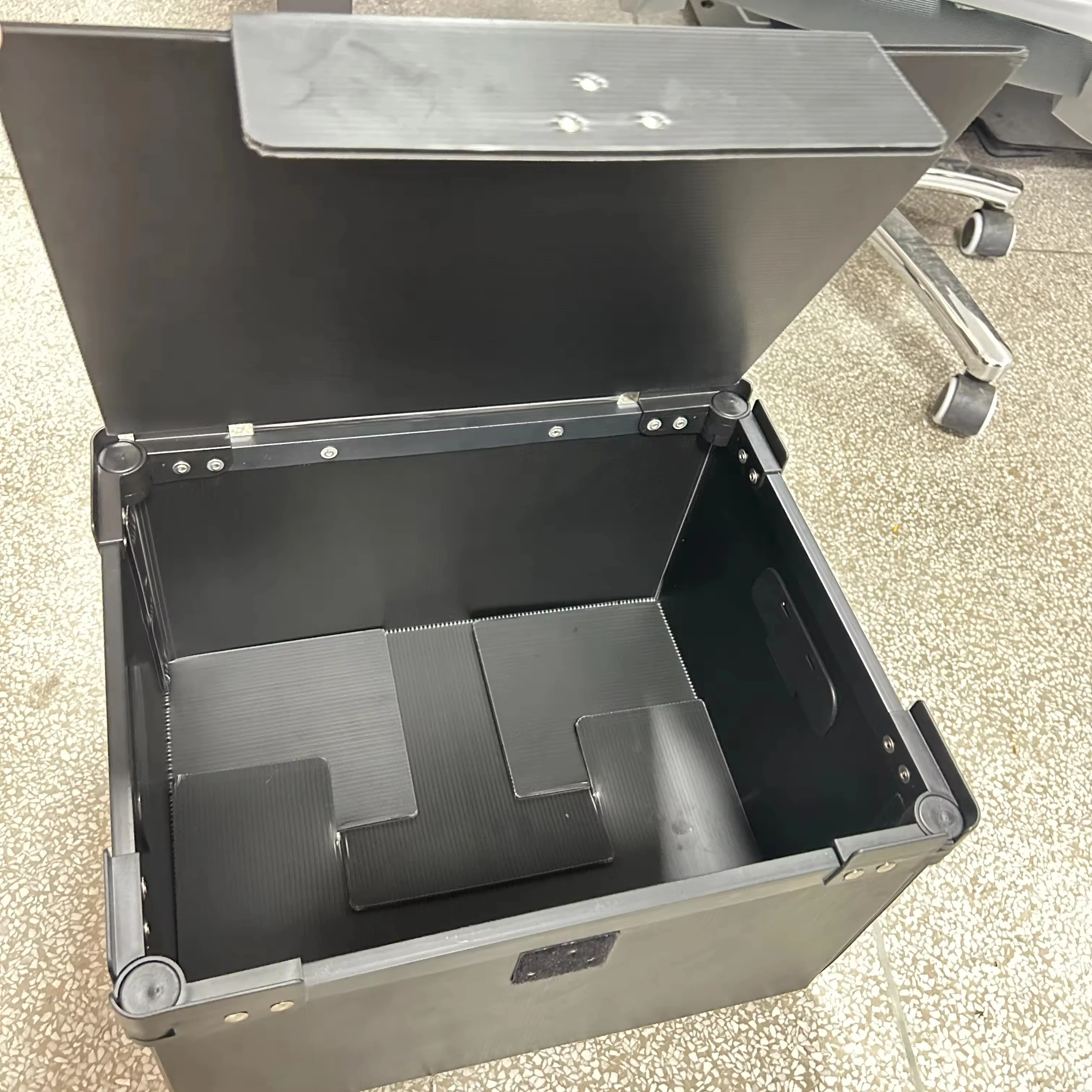 Vietnam Factory Sale Excellent Custom Foldable Plastic Corrugated Storage Boxes with Lid