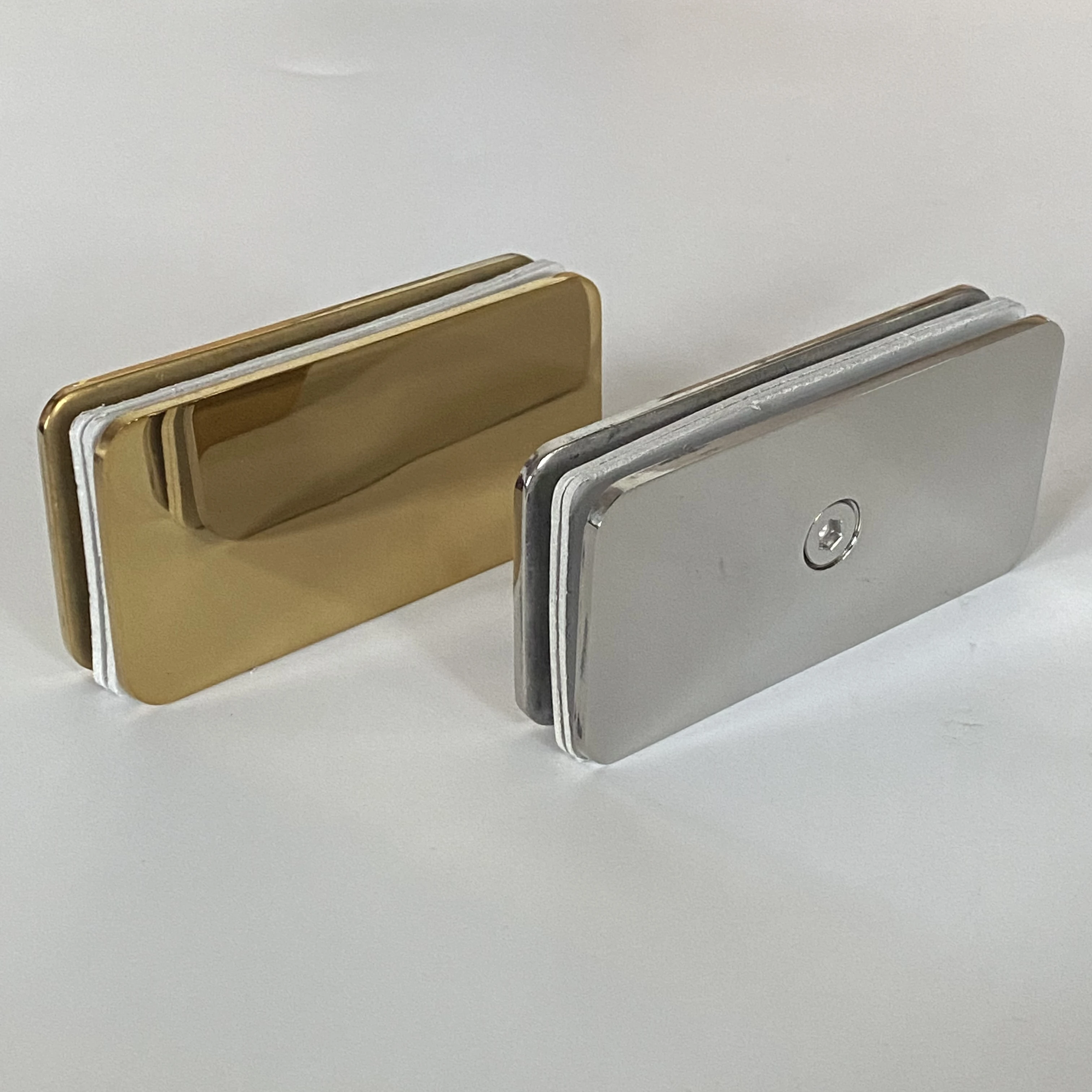 China Made Stainless Steel 304 Series 180 degrees traditional style curved edge glass to glass clamp