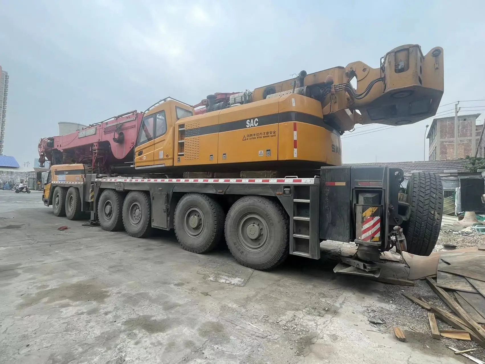 SANY SAC3000 использованный вседорожный кран грузоподъемностью 300 тонн