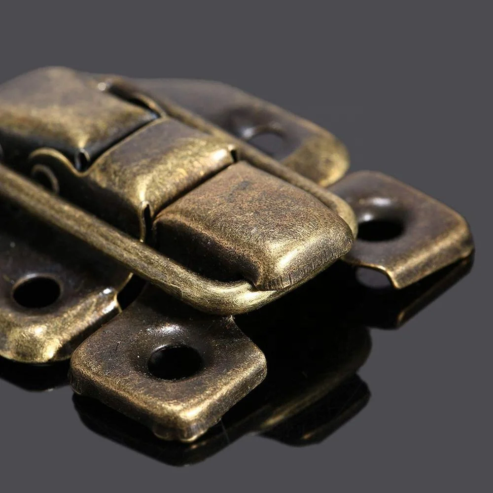 China Fashion Steel Antique Style Decorative Cabinet Jewelry Box Bronze Wood Box Clasps