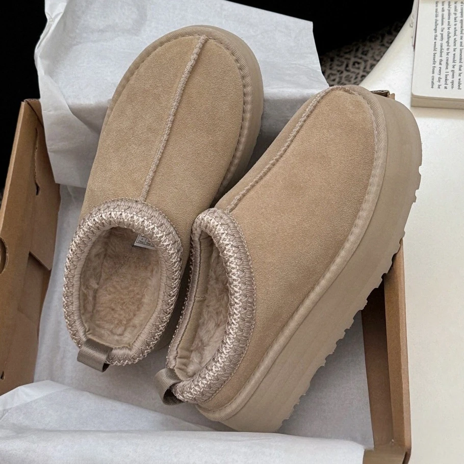 Classic Ankle Boots for Women and Men Luxury Wool Sheepskin Slippers with Fur Insole Snow Winter Boot Design