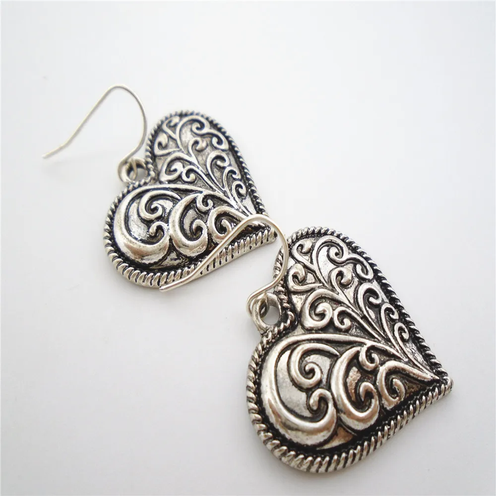 fashion accessories jewelry designer earrings of silver oxidized heart earring