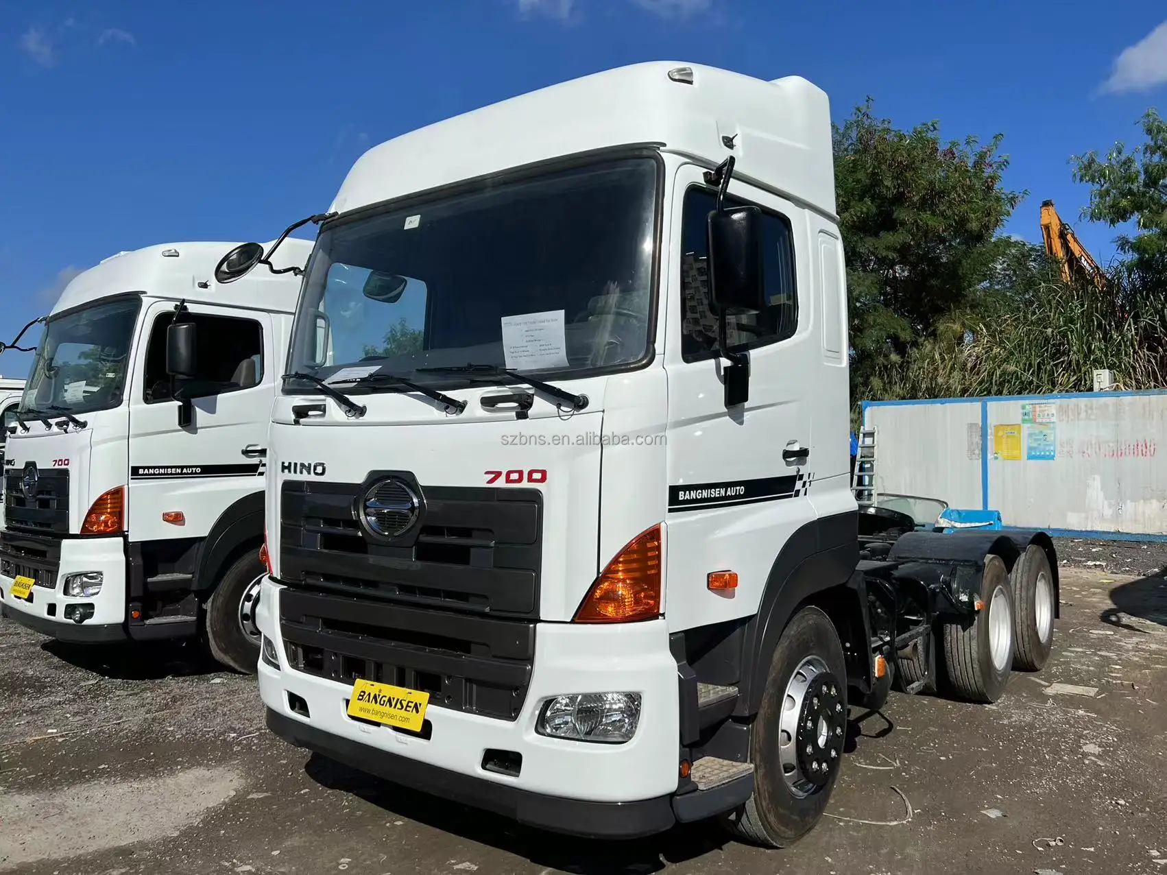 Hinos 700  6X4 Second Hand Used Hinos Cargo Trucks Head Good Condition 6x4 Tractor