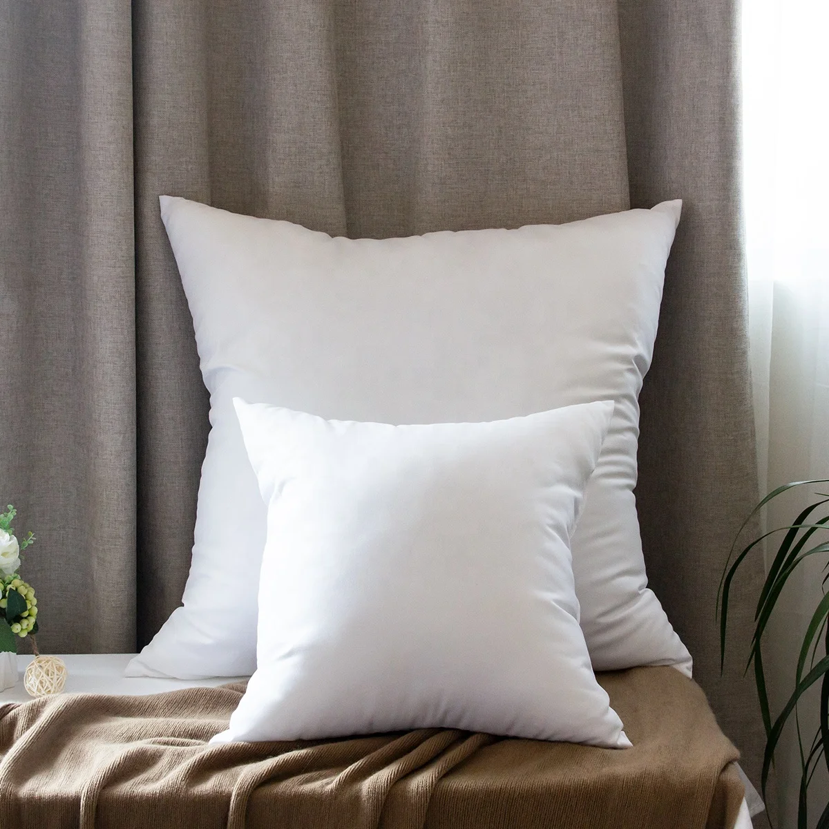 MOQ 300pcs Luxury Hotel Custom High Resilient White Goose Duck Down Feather Sleep Pillow Cotton Comfy Pillow Inserts