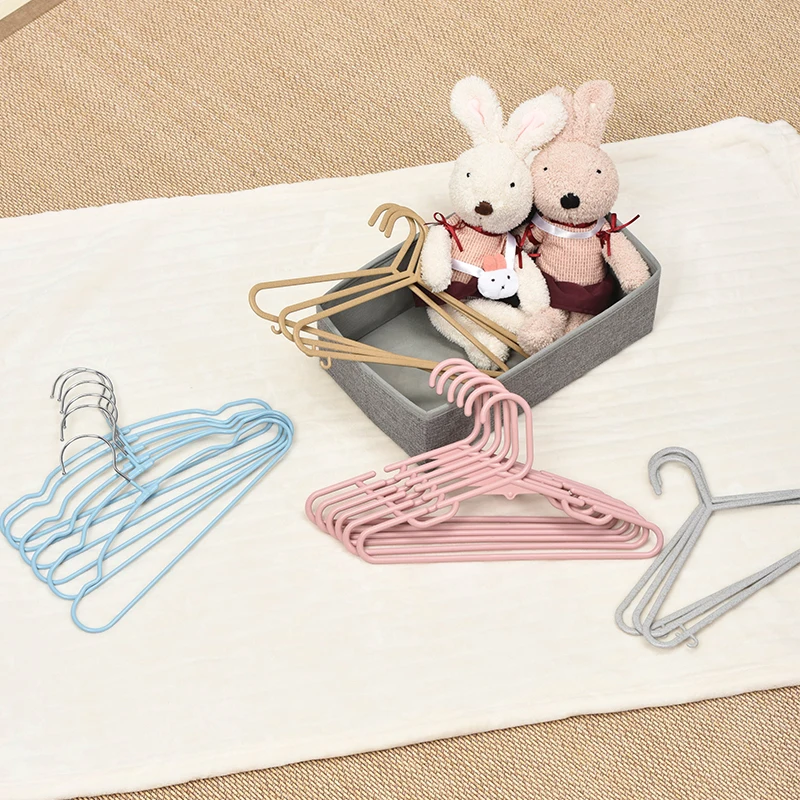 YIKAI Wholesale Factory Price Cheap Plastic Kids Soft Touch Hangers with Large Notched