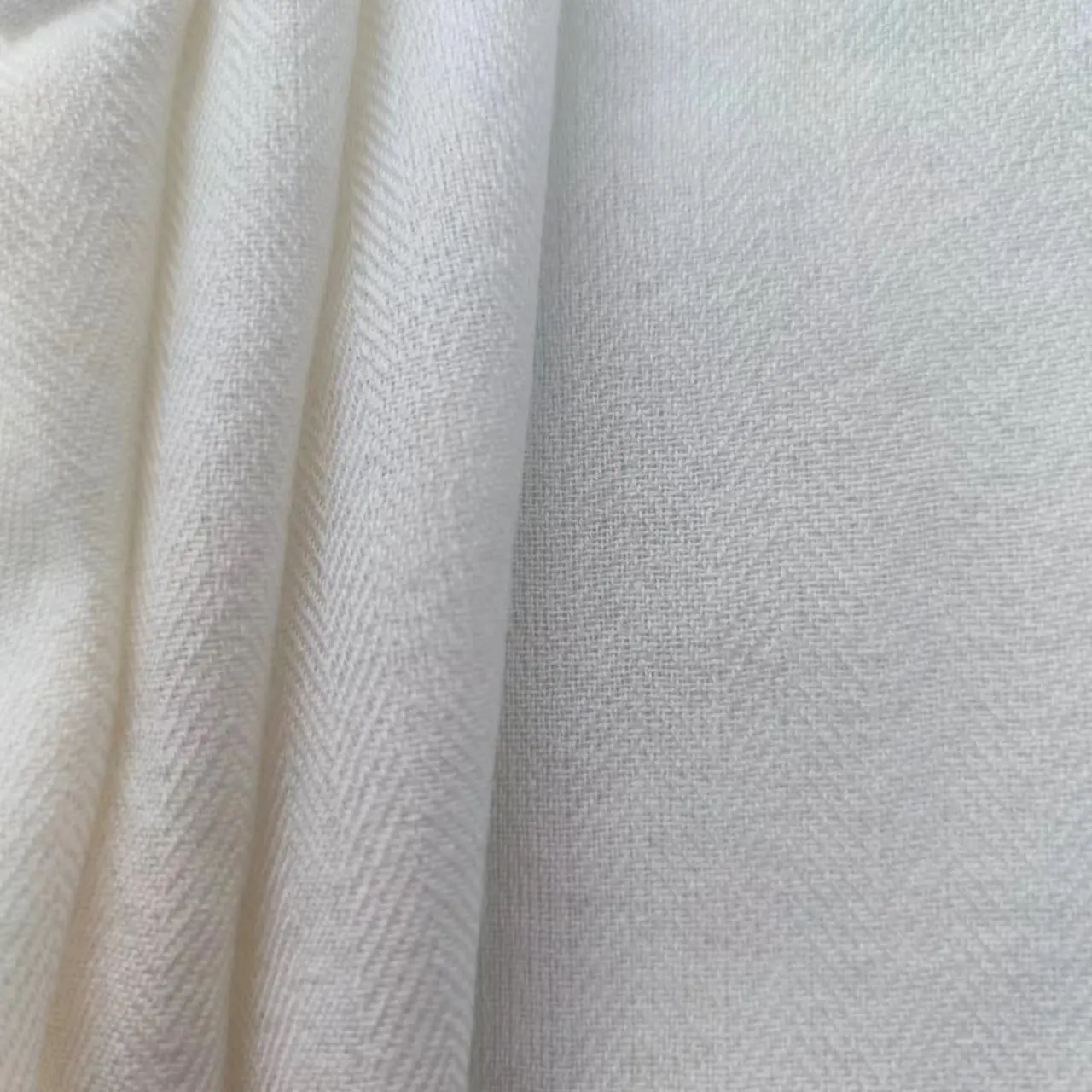 High Quality Newest Herringbone 20% silk+ 80% wool Blend fabric/100% Pure Wool Fabric for garment for Scarf Factory Direct