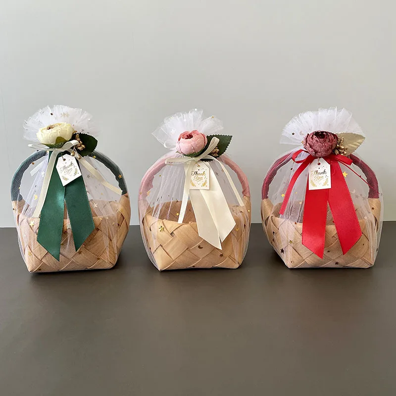 Factory price small wooden chip picnic basket wedding candy empty Christmas gift basket